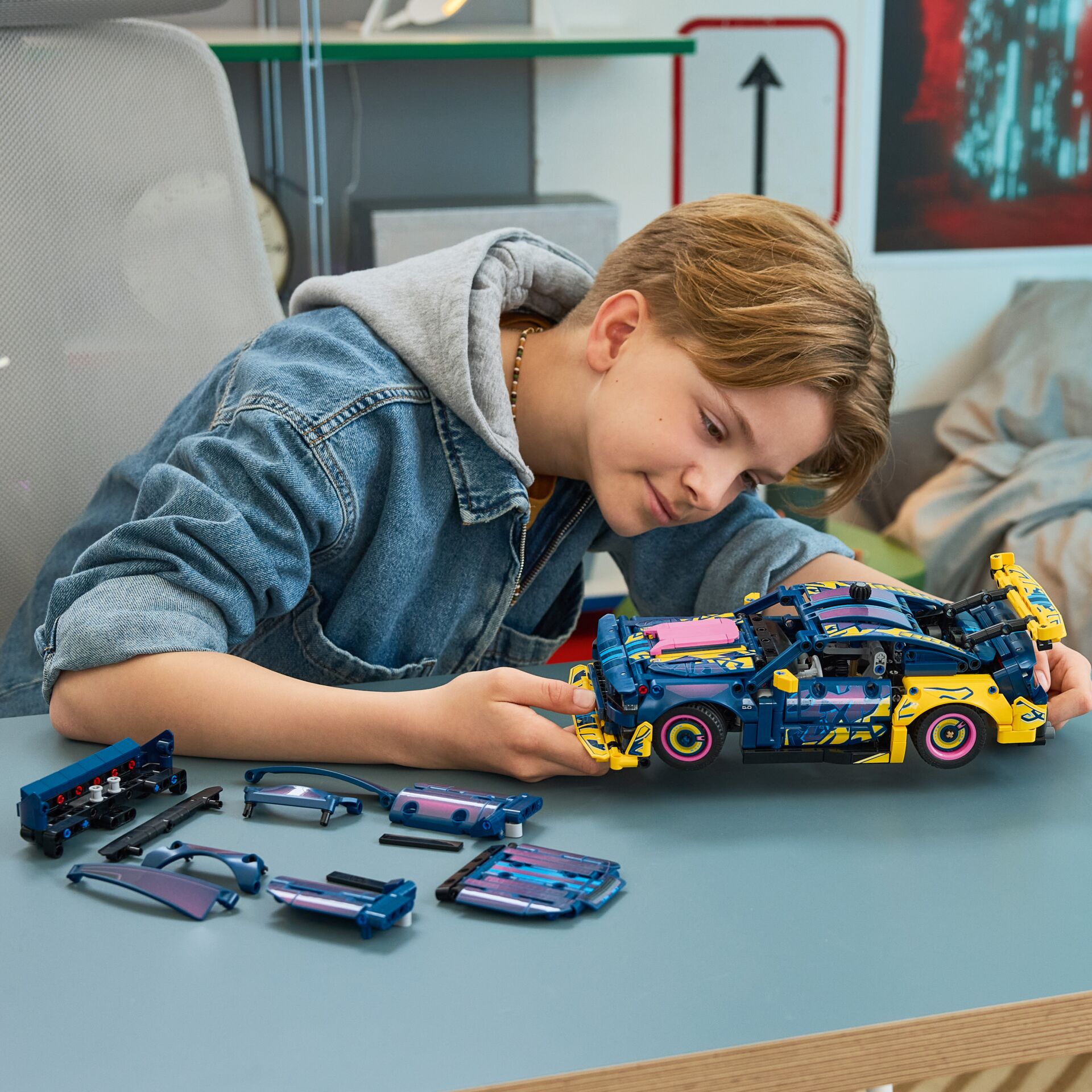 Modellauto, Bausatz, Spielzeugauto, Lego-ähnlich, Gelbblaues Auto