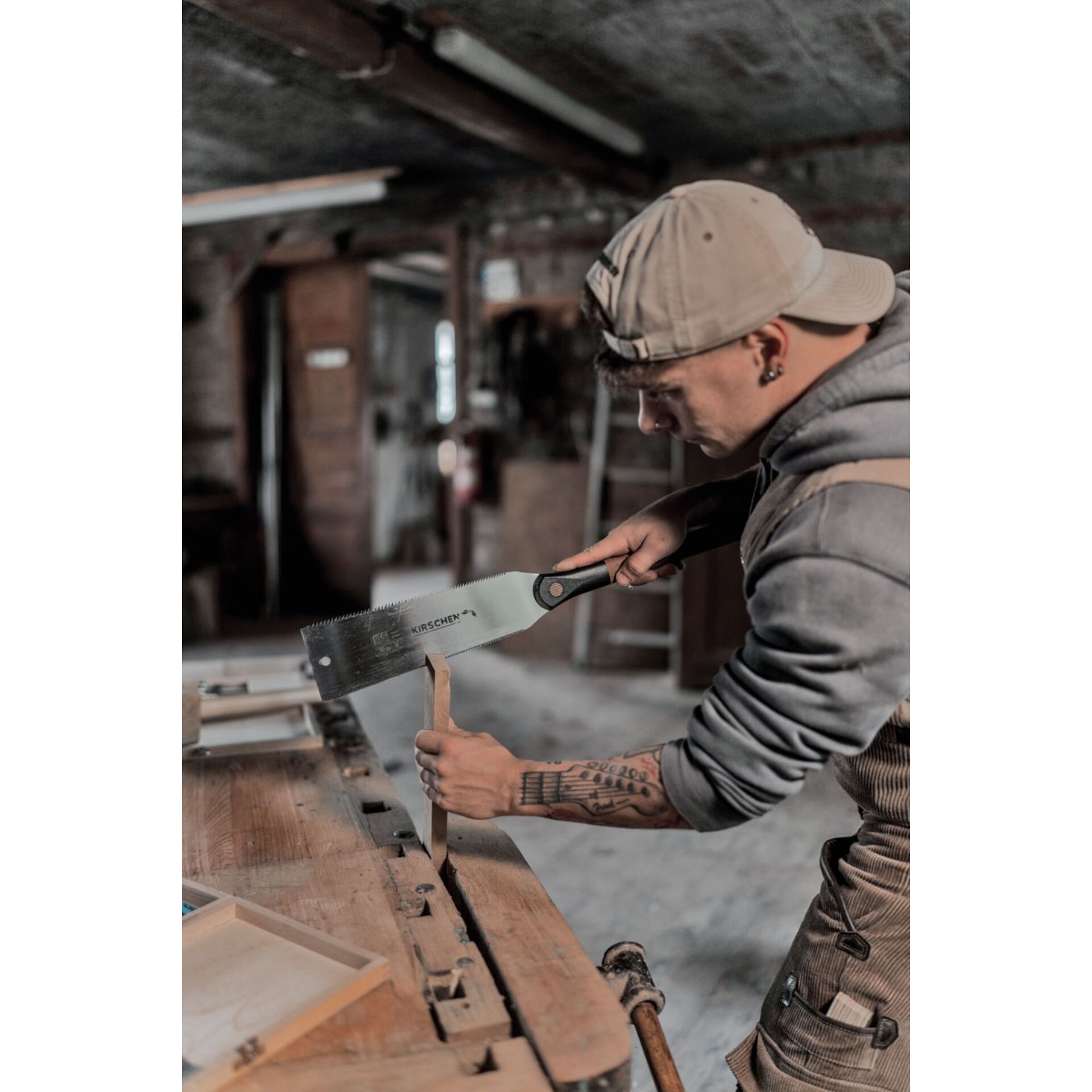 Person, Holzbearbeitung