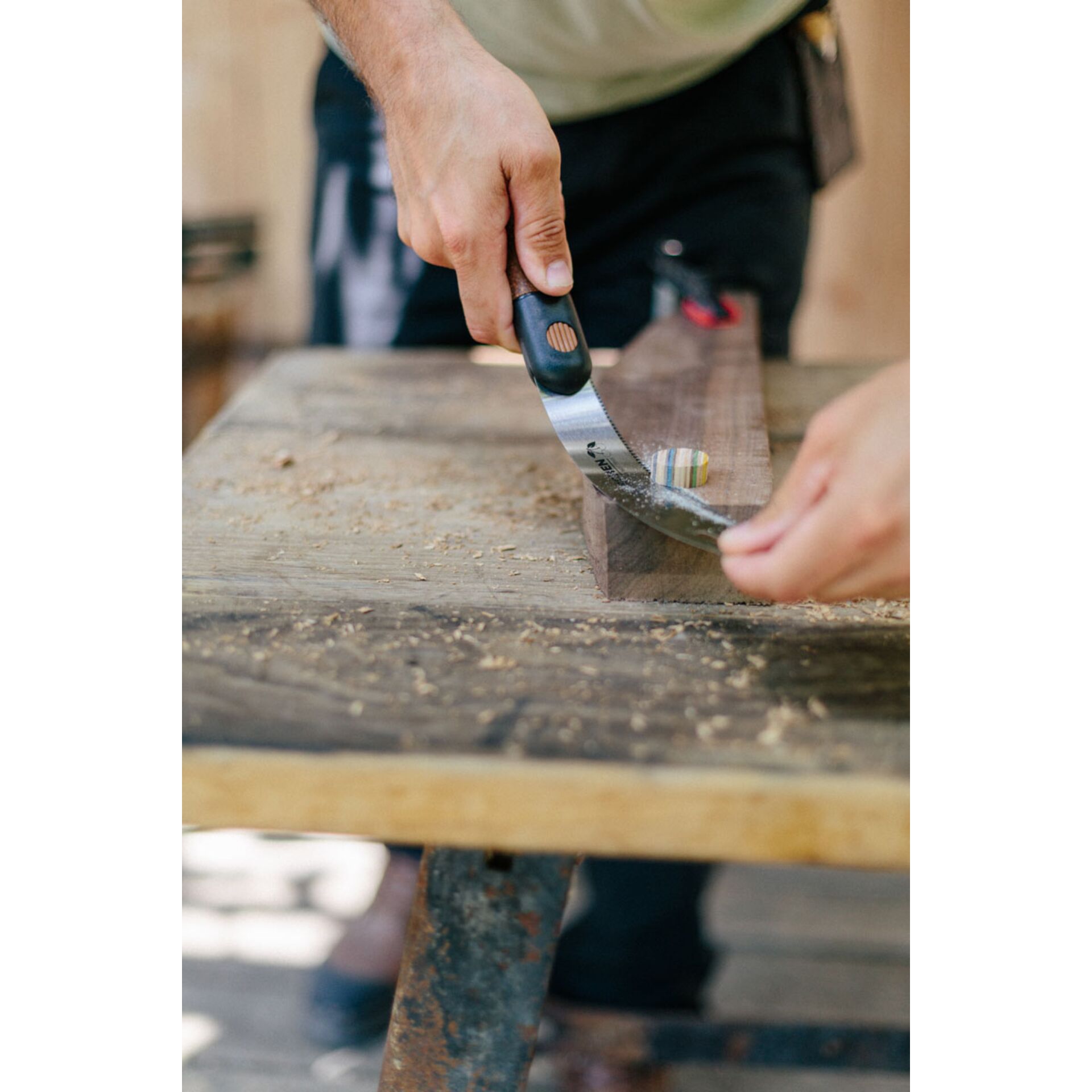 Person, Holzbearbeitung