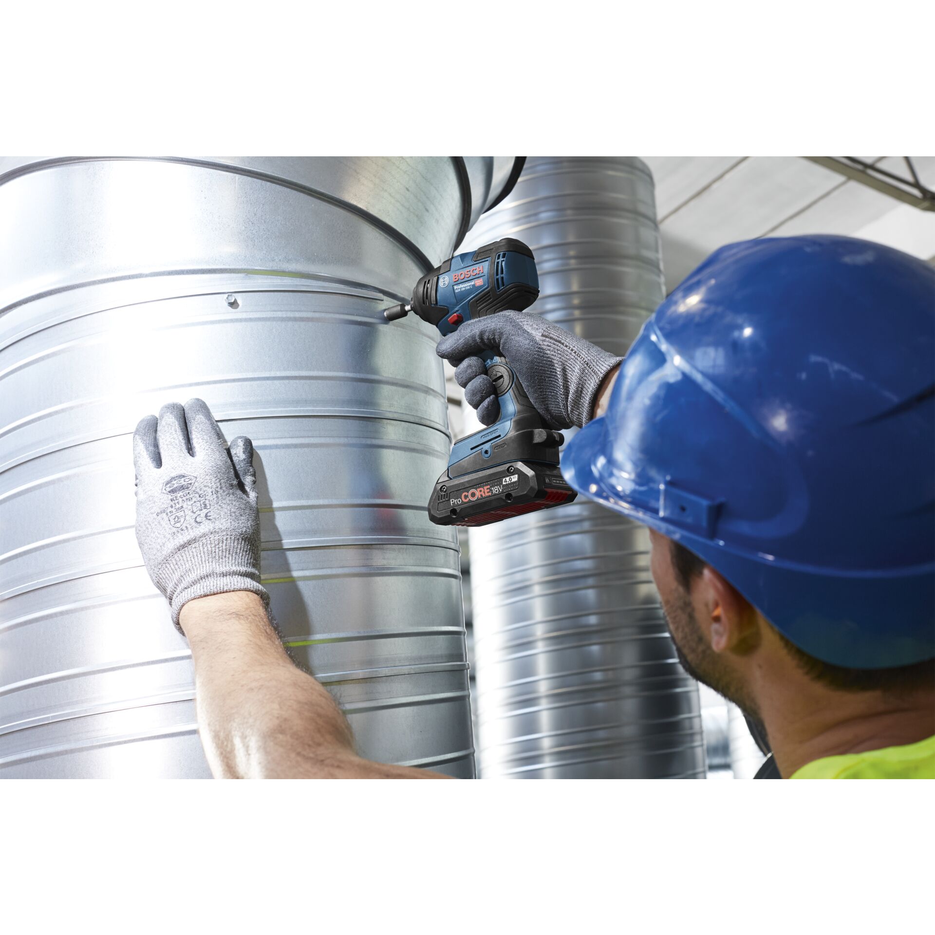 Person, Arbeiter, Elektrische Bohrmaschine, Schutzhelm, Handschuh