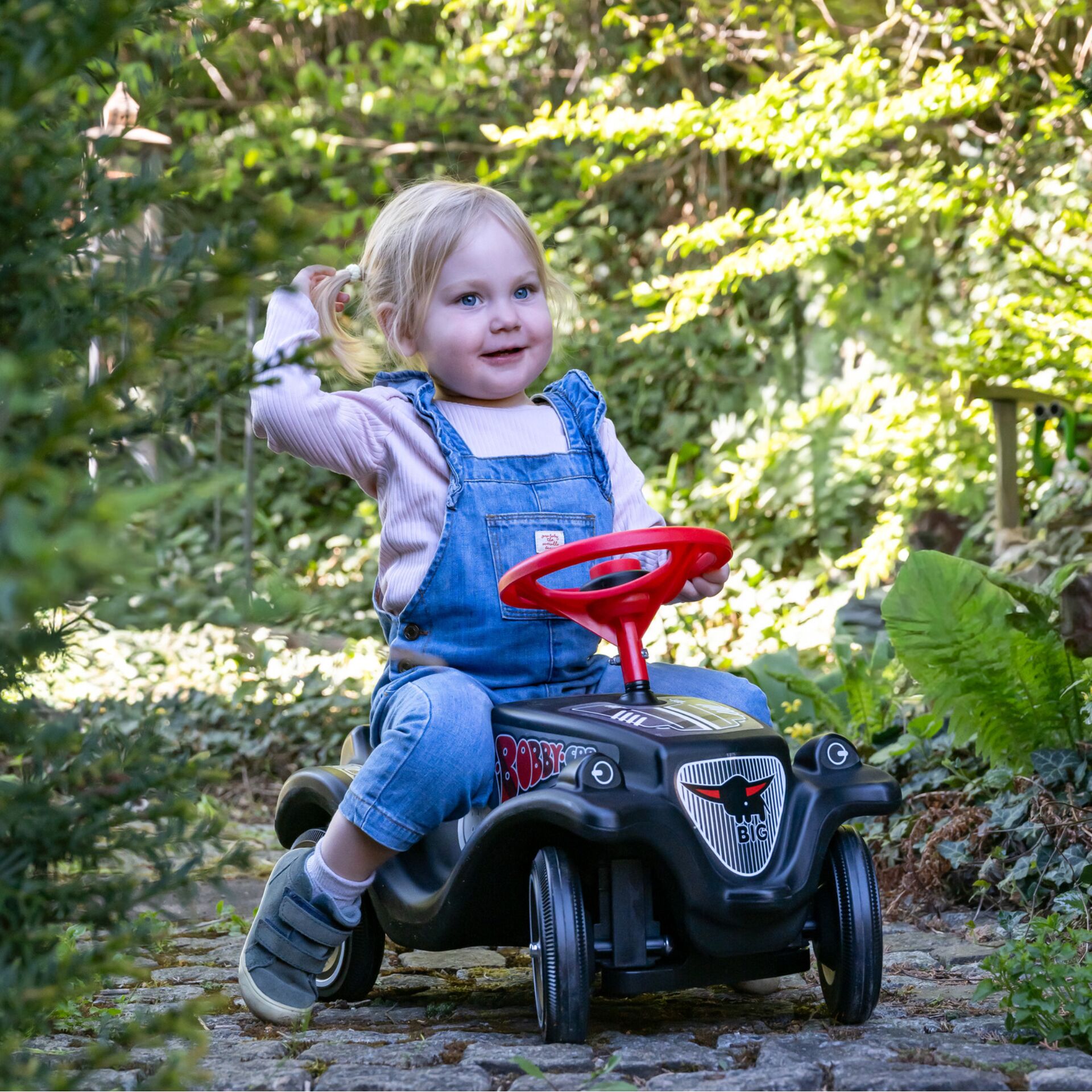 Kinderfahrzeug, Rutschauto, Lauflernauto, Outdoor, Garten