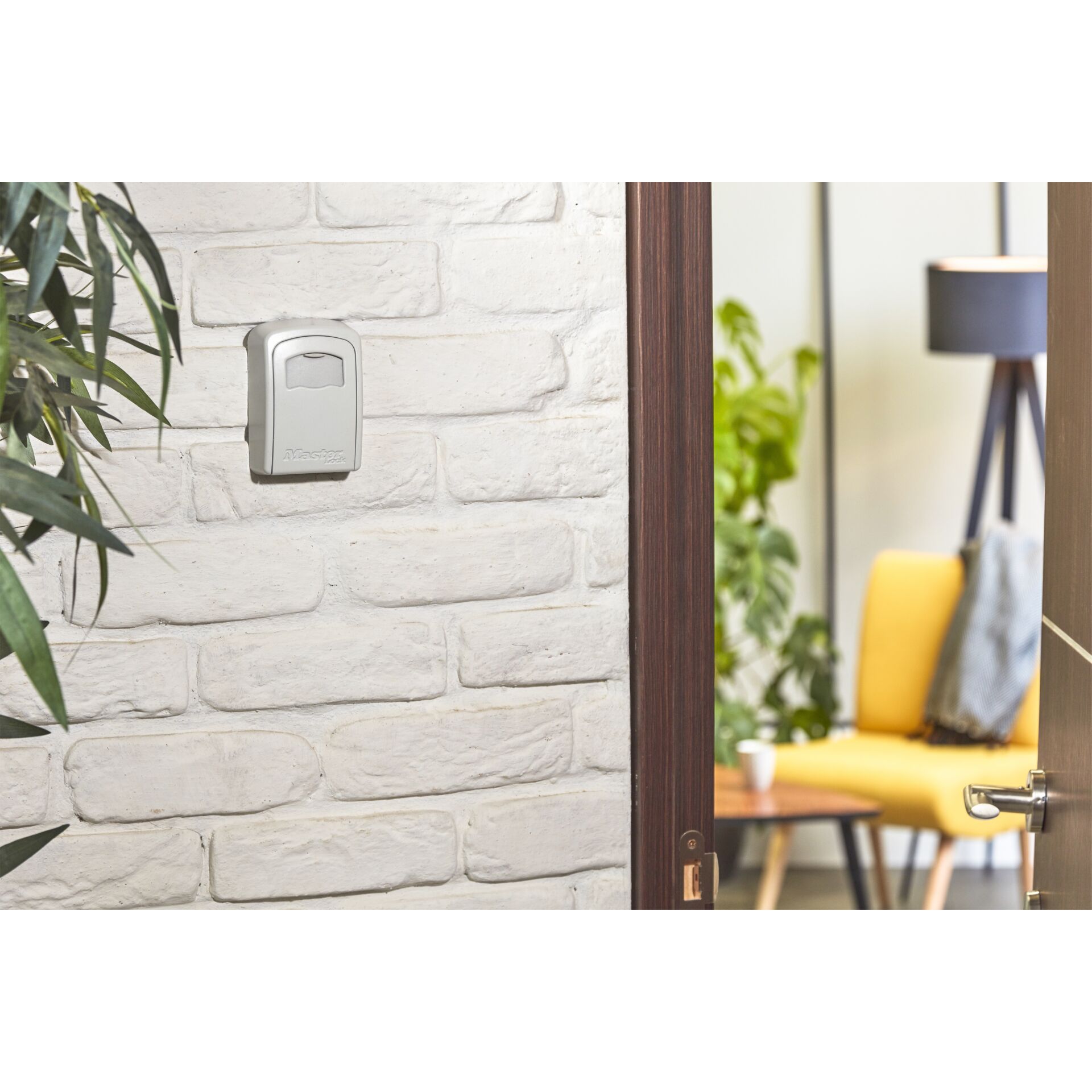 Drinnen, Innenarchitektur, Elektrisches Gerät, Schalter, Handtasche