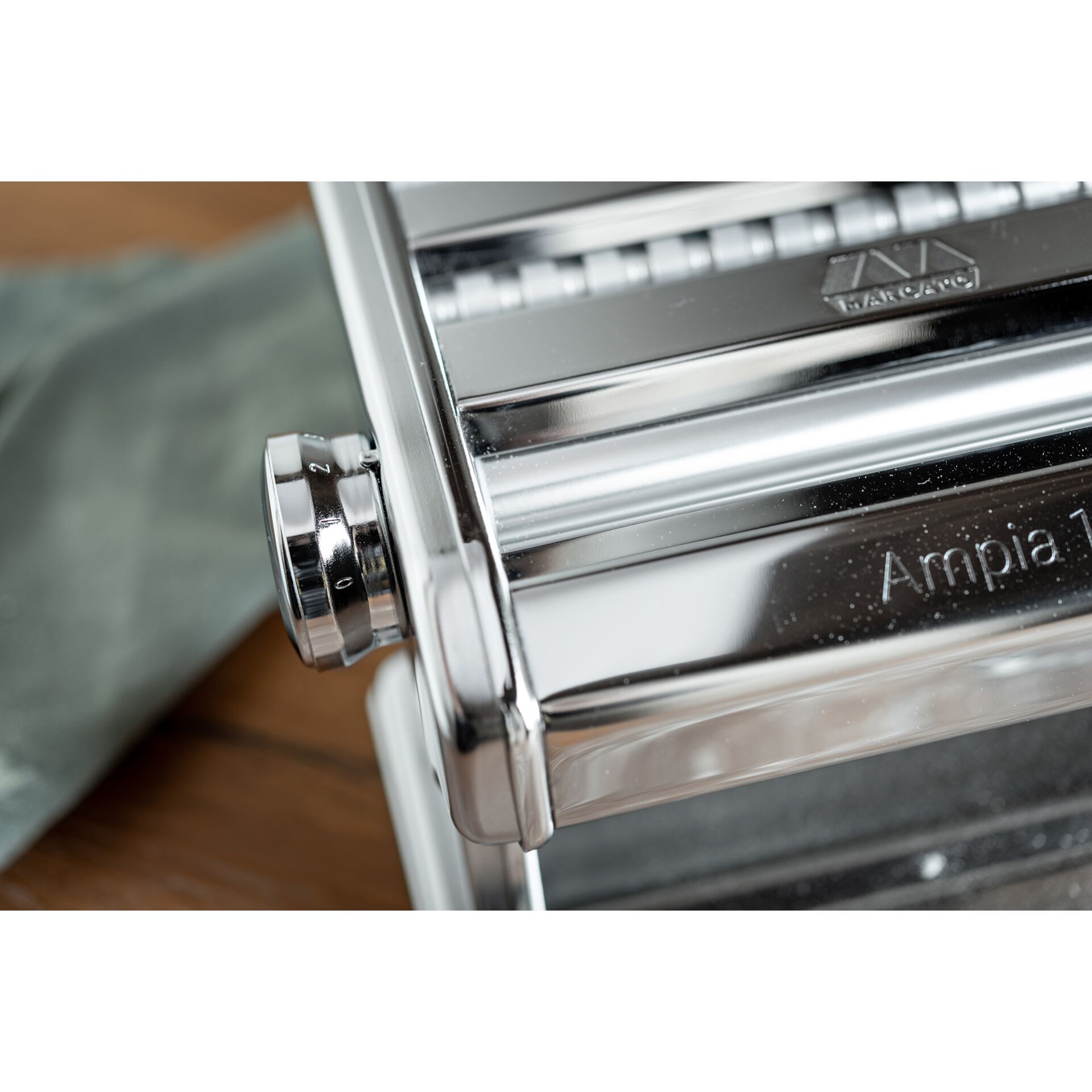 Nudelmaschine, Pasta Presse, Metall, Chrom, Handbetriebene Küchenmaschine, Espresso-Maschine, Edelstahl, Chrom, Griff/Knopf, Ambia