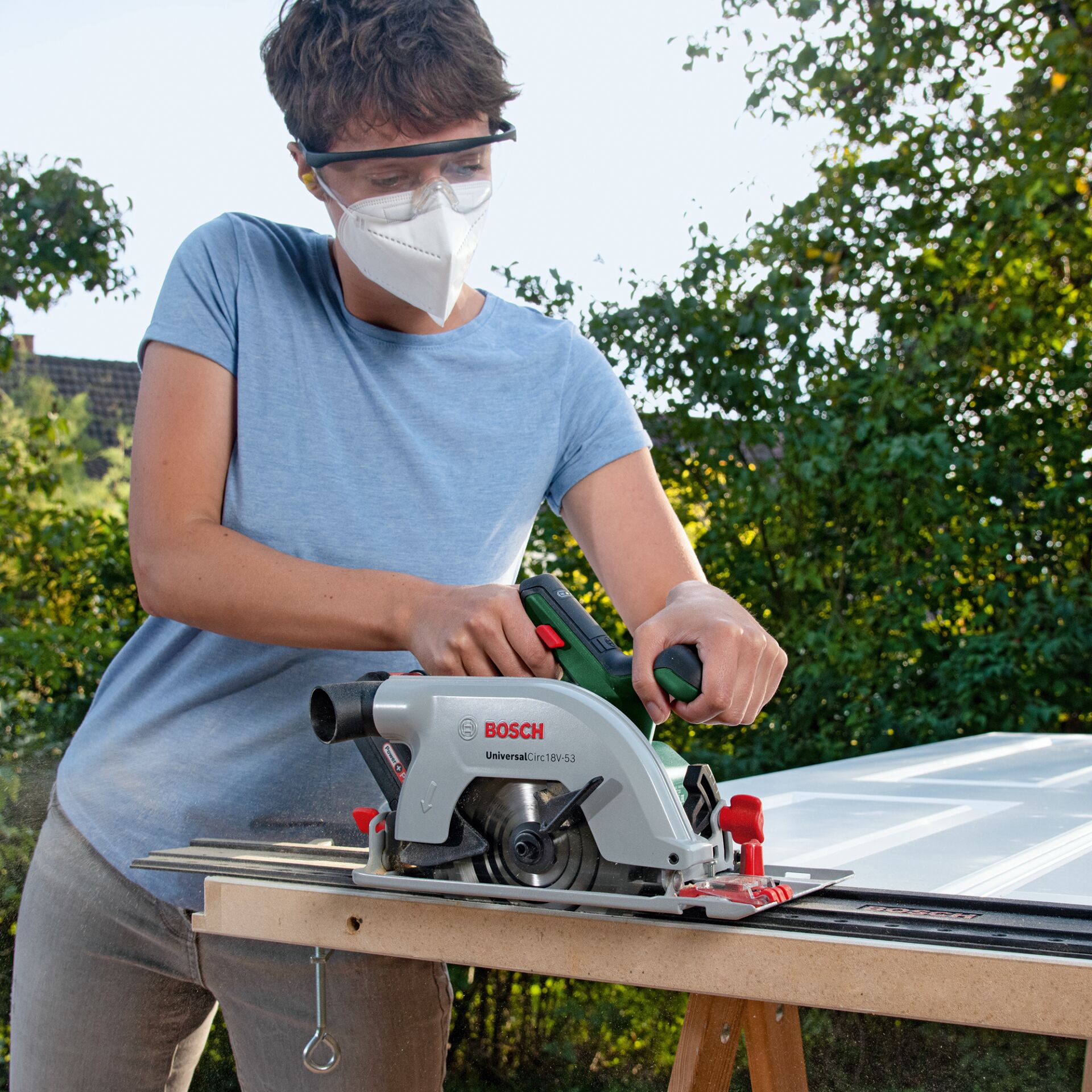 Person, Holzbearbeitung