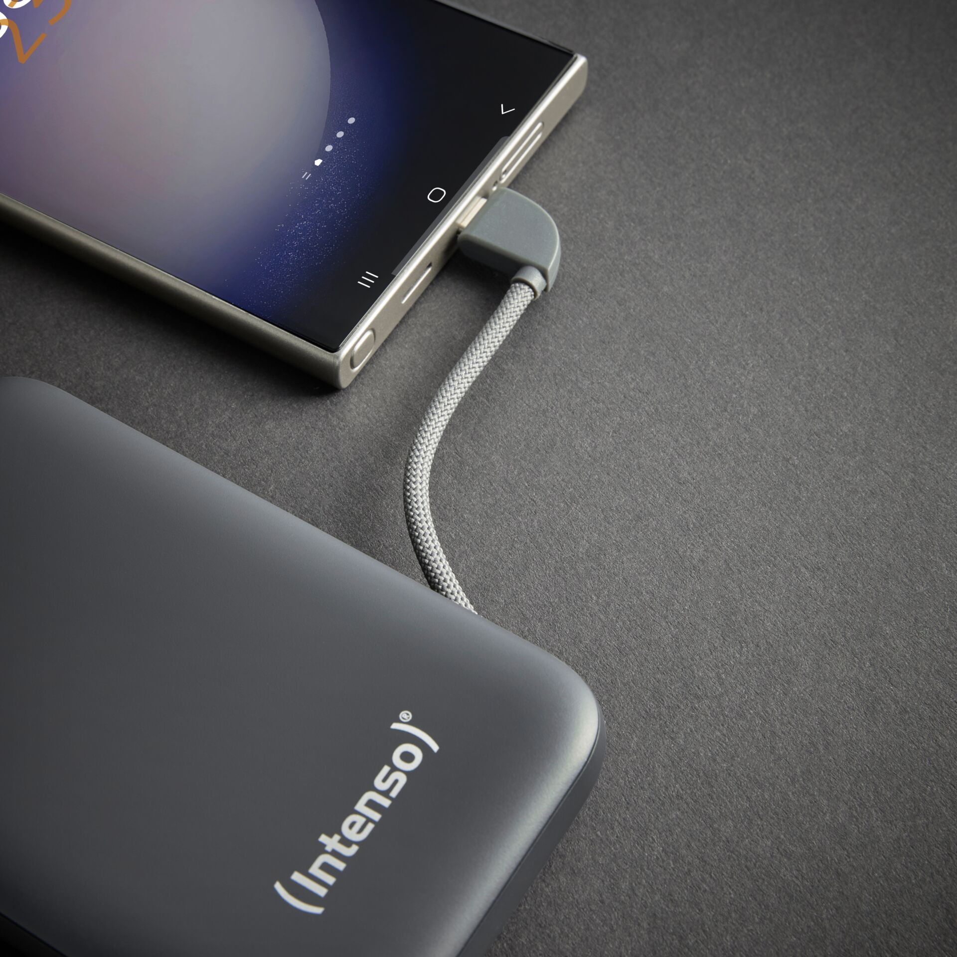 powerbank, externerakku, usb-c, grau, geflochtenes kabel