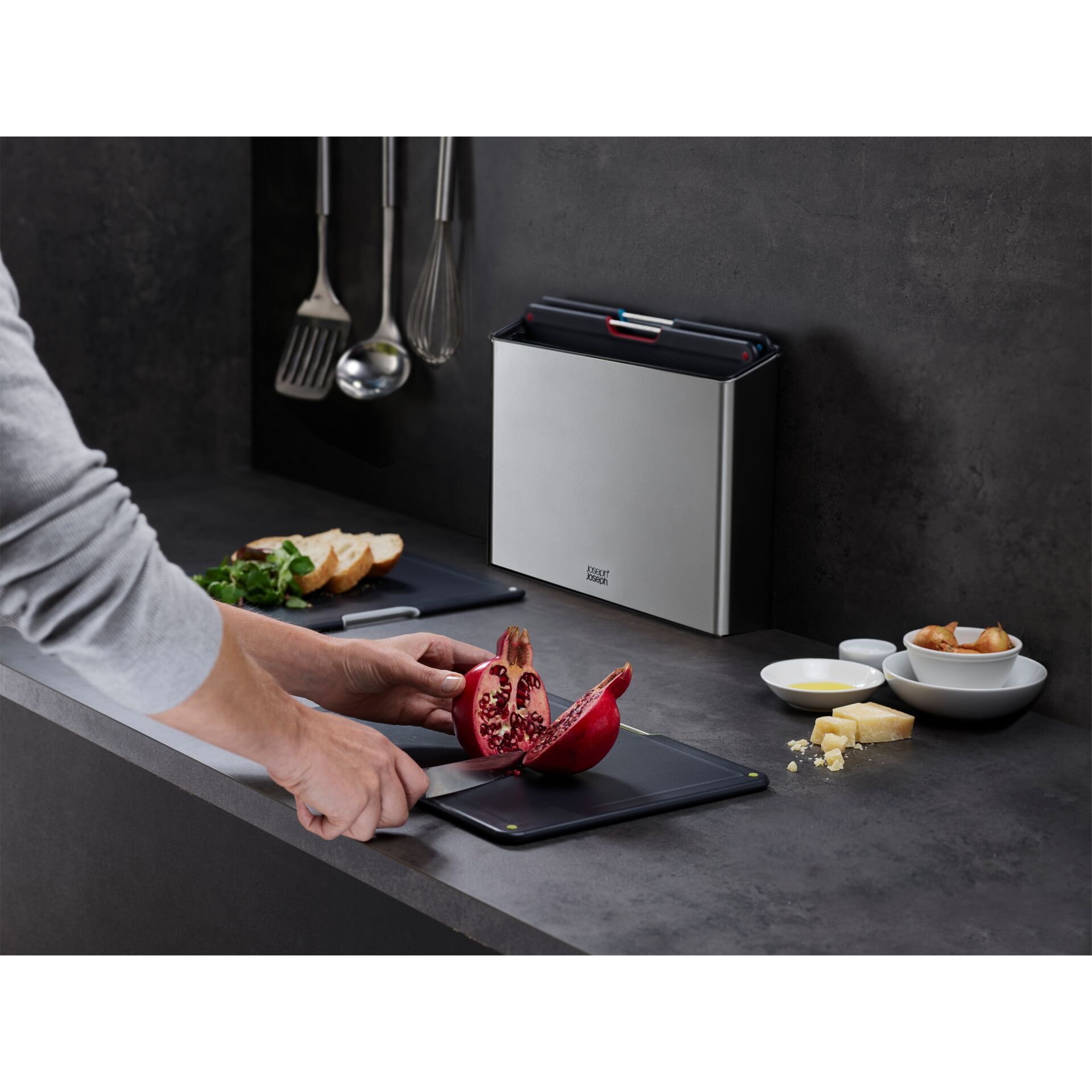 Schneidbrett, Essen, Messer, Löffel, Brot