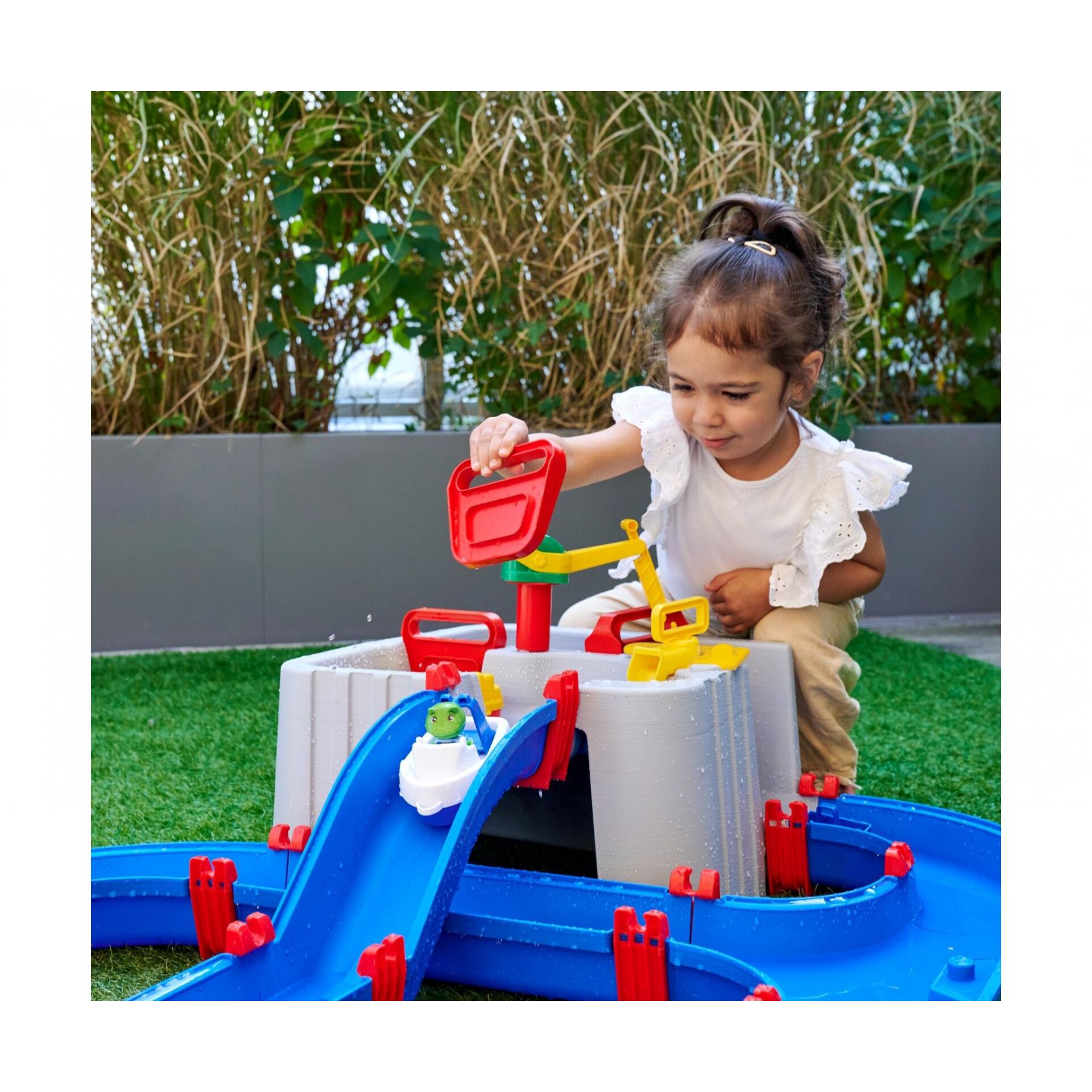 Kinderspielzeug, Kletter- und Rutschaktivität, Wasserspiel, Blaue Rutschbahn, Hubbelbausteine