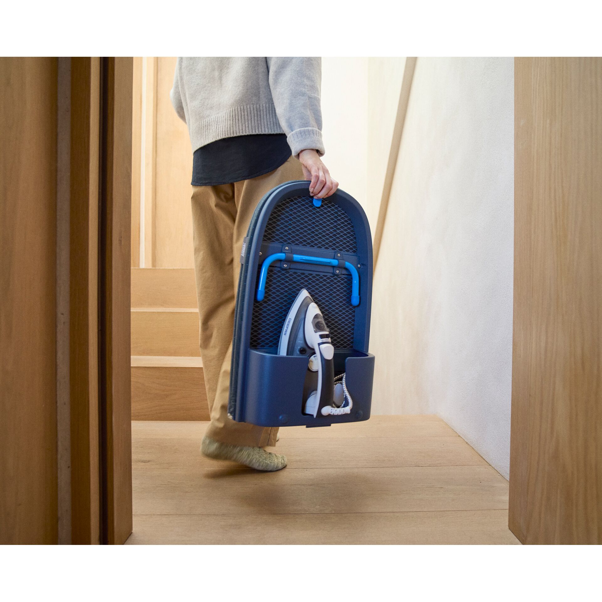 Faltbarer Stuhl, Faltstuhl, portabler Stuhl, Koffer?, Stuhl mit Netzrücken