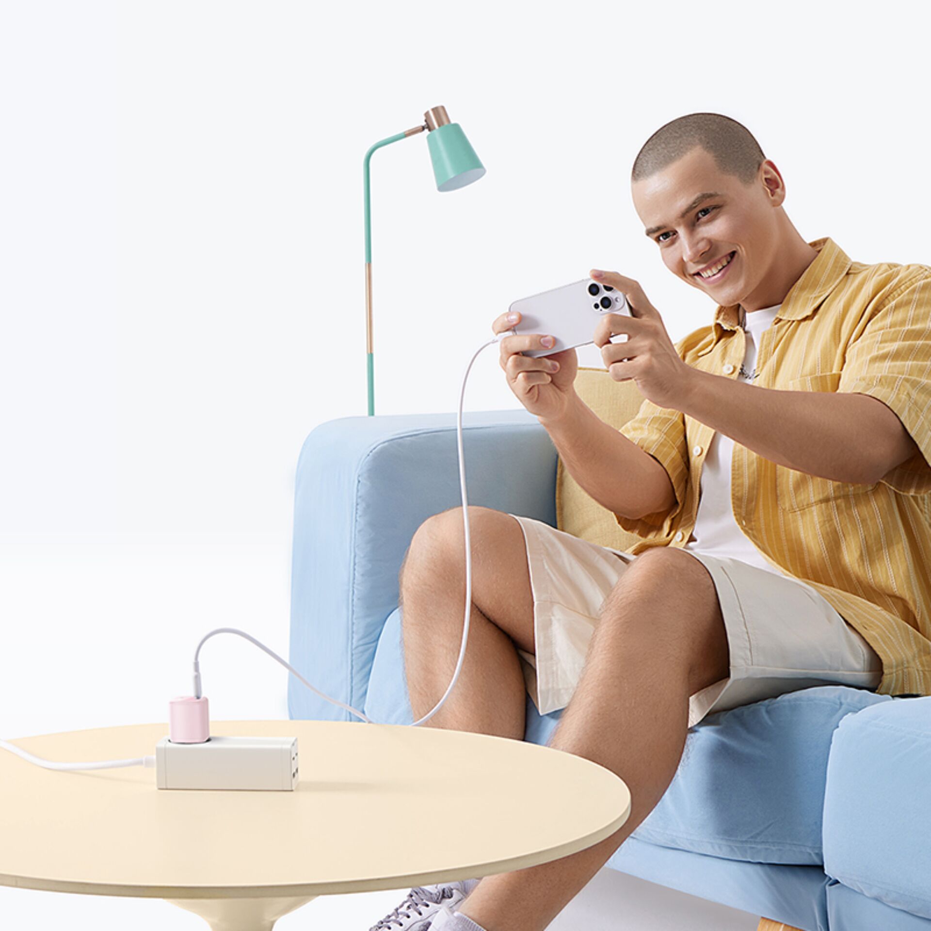 Lampe, Person, Sitzend