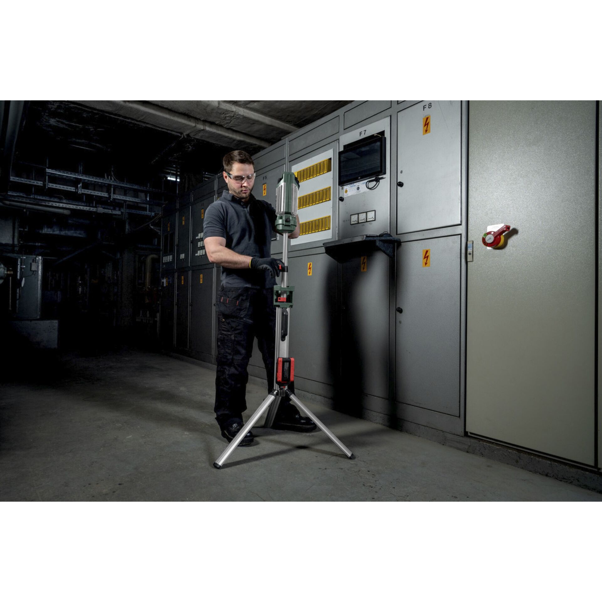 Stativ, Kleidung, Handschuh, Schuh, E-Scooter