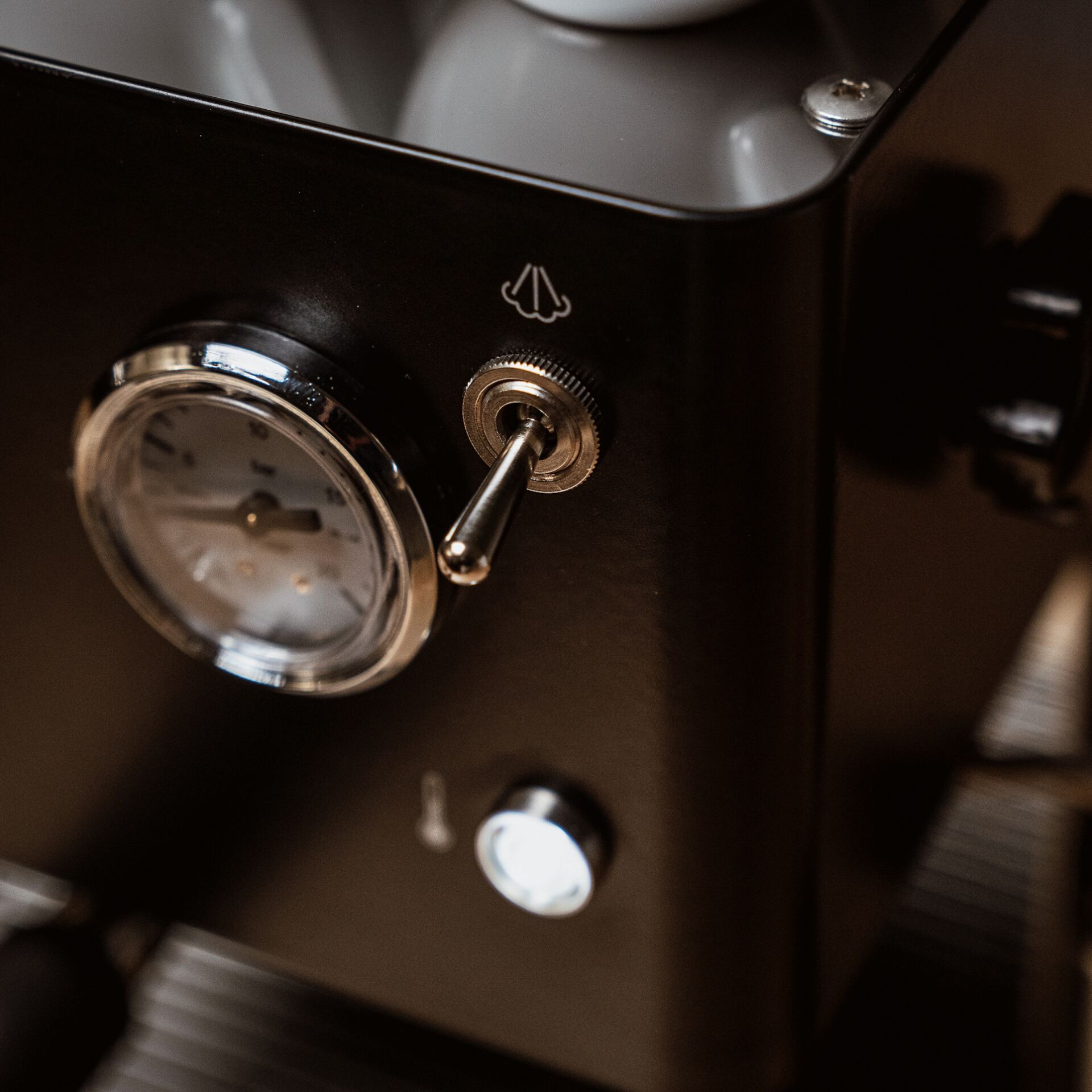 Elektrisches Gerät, Schalter