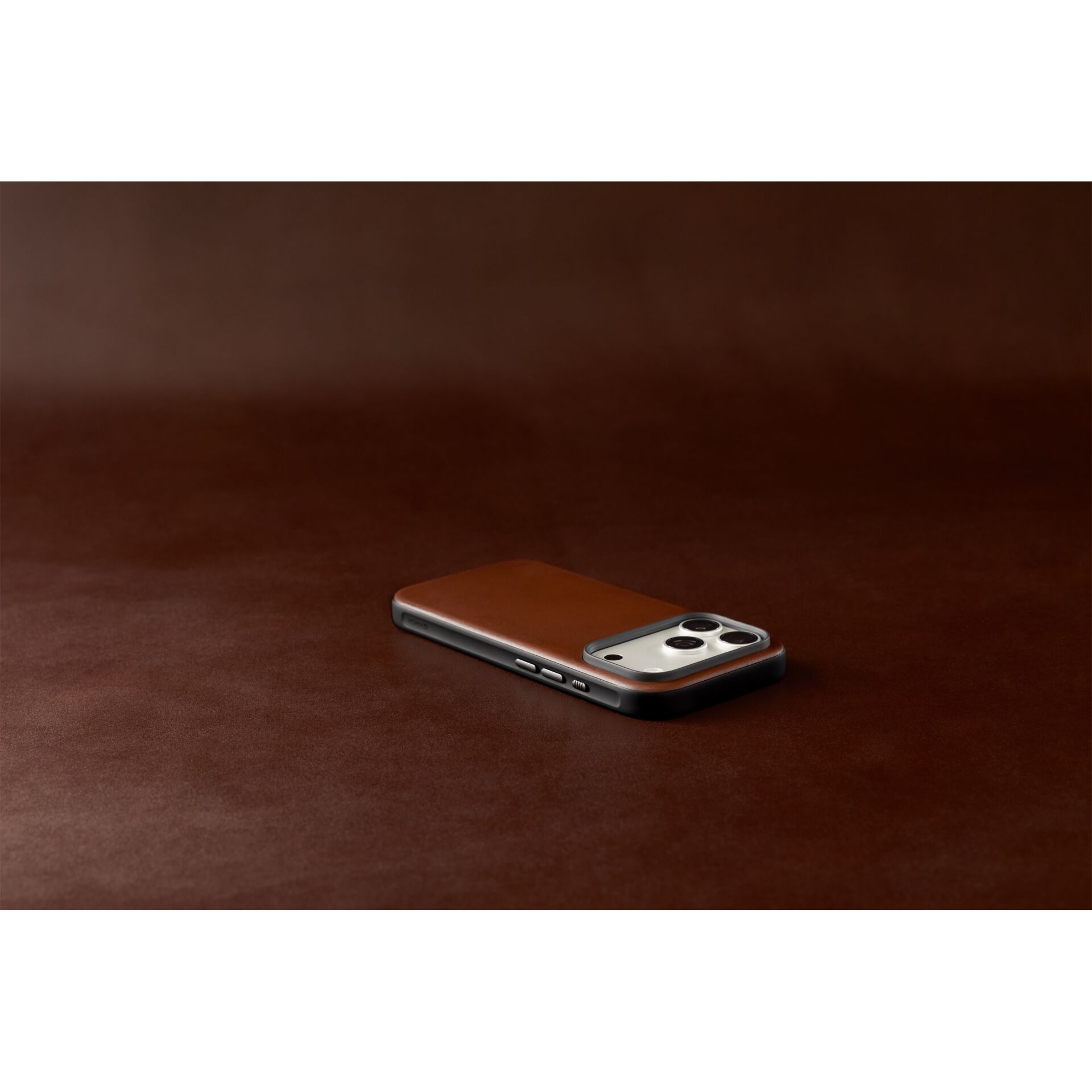 Smartphone, Lederhülle, Braun, Dreifachkamera, Schlankes Design
