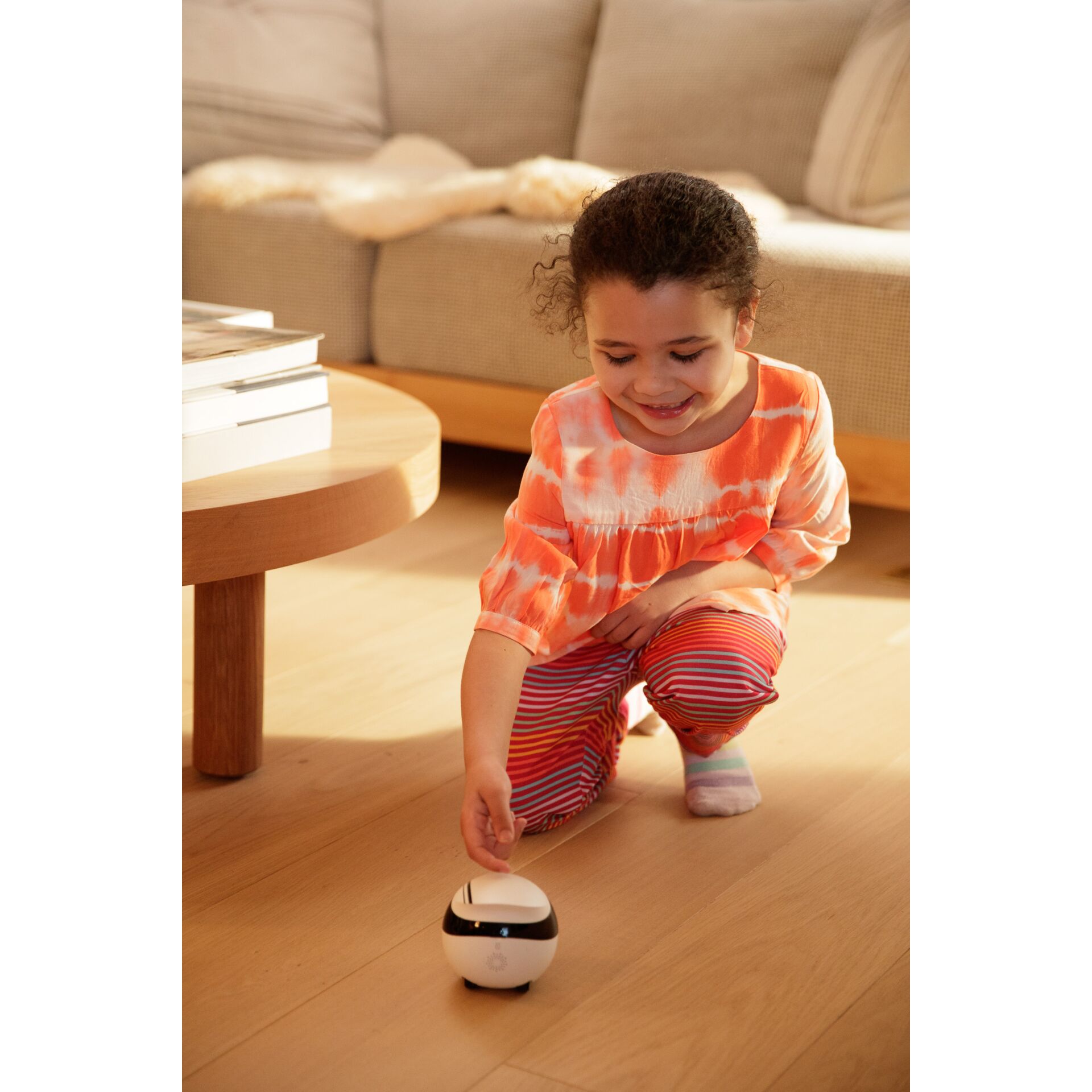 Person, Sitzen, Drinnen, Innenarchitektur, Portrait, Person, Sitzend, Drinnen, Innenarchitektur, Portrait