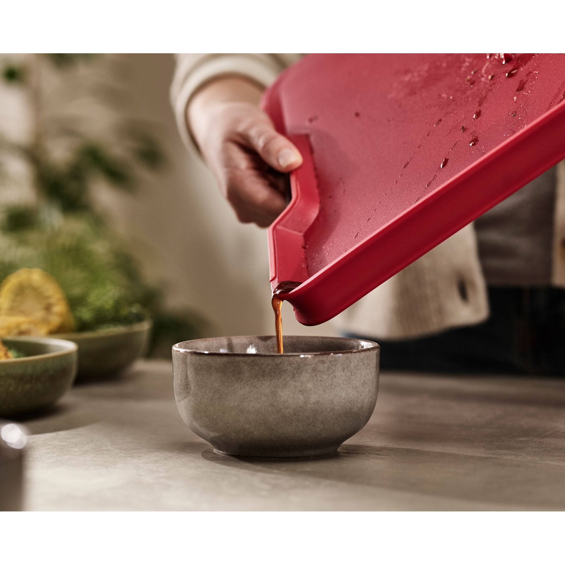 Kochen, Essen, Essen einschenken