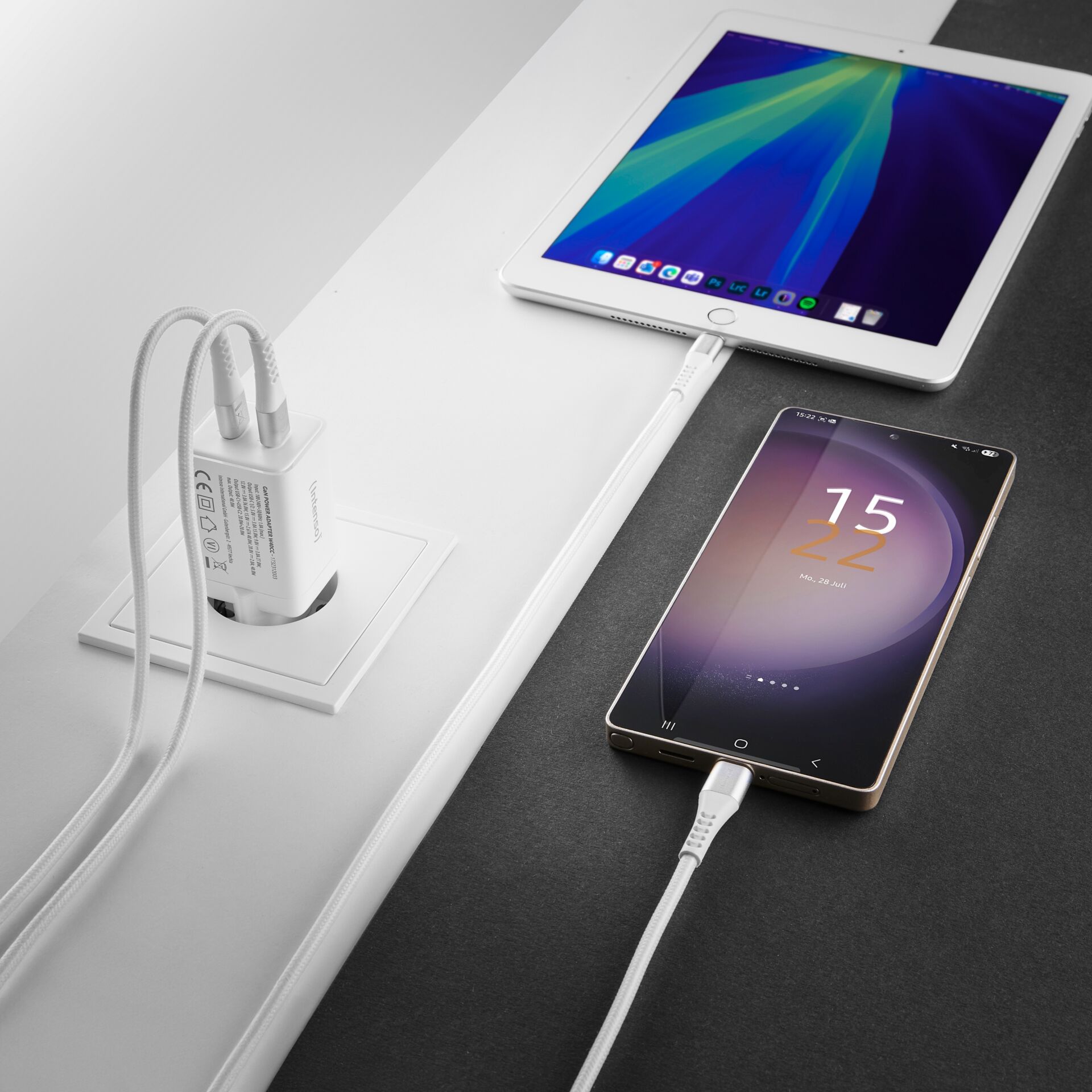 Adapter, Elektronik, Handy, Telefon, USB-Ladegerät, USB-C-Kabel, geflochtenes Kabel, weiß, Doppelanschluss