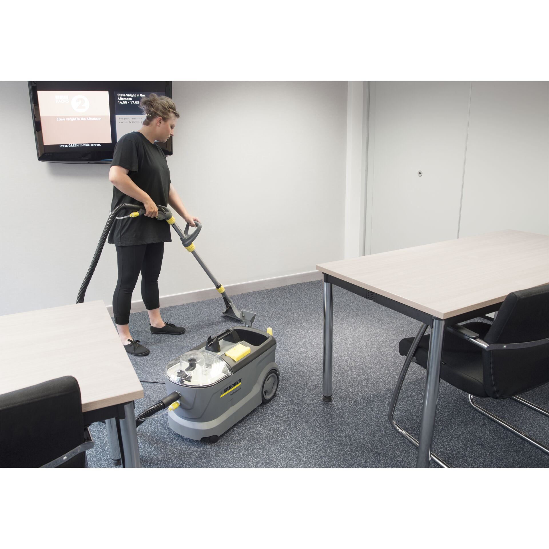 Innenarchitektur, Reinigen, Person, Stuhl, Überwachen