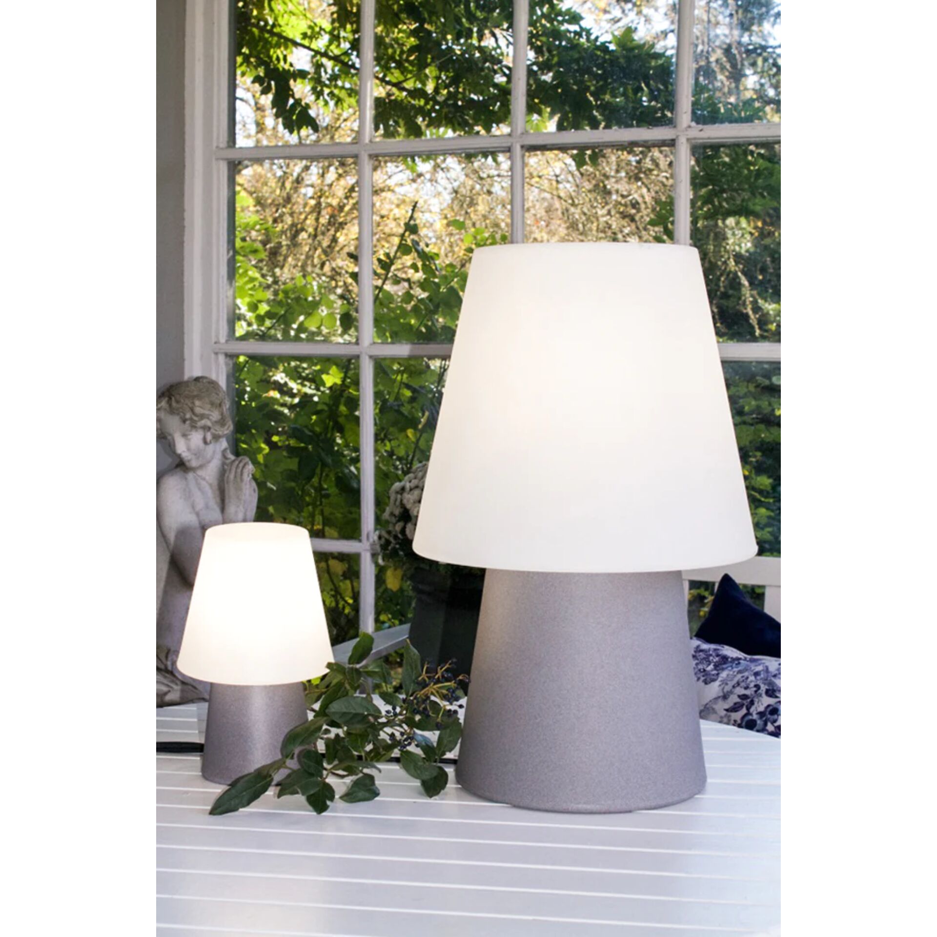 Lampe, Tischlampe, Person, Pflanze