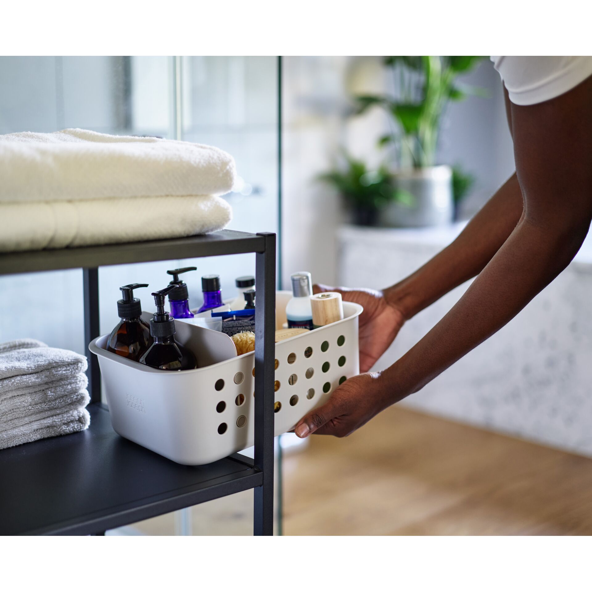 Kabinett, Mobiliar, Drinnen, Innenarchitektur, Person