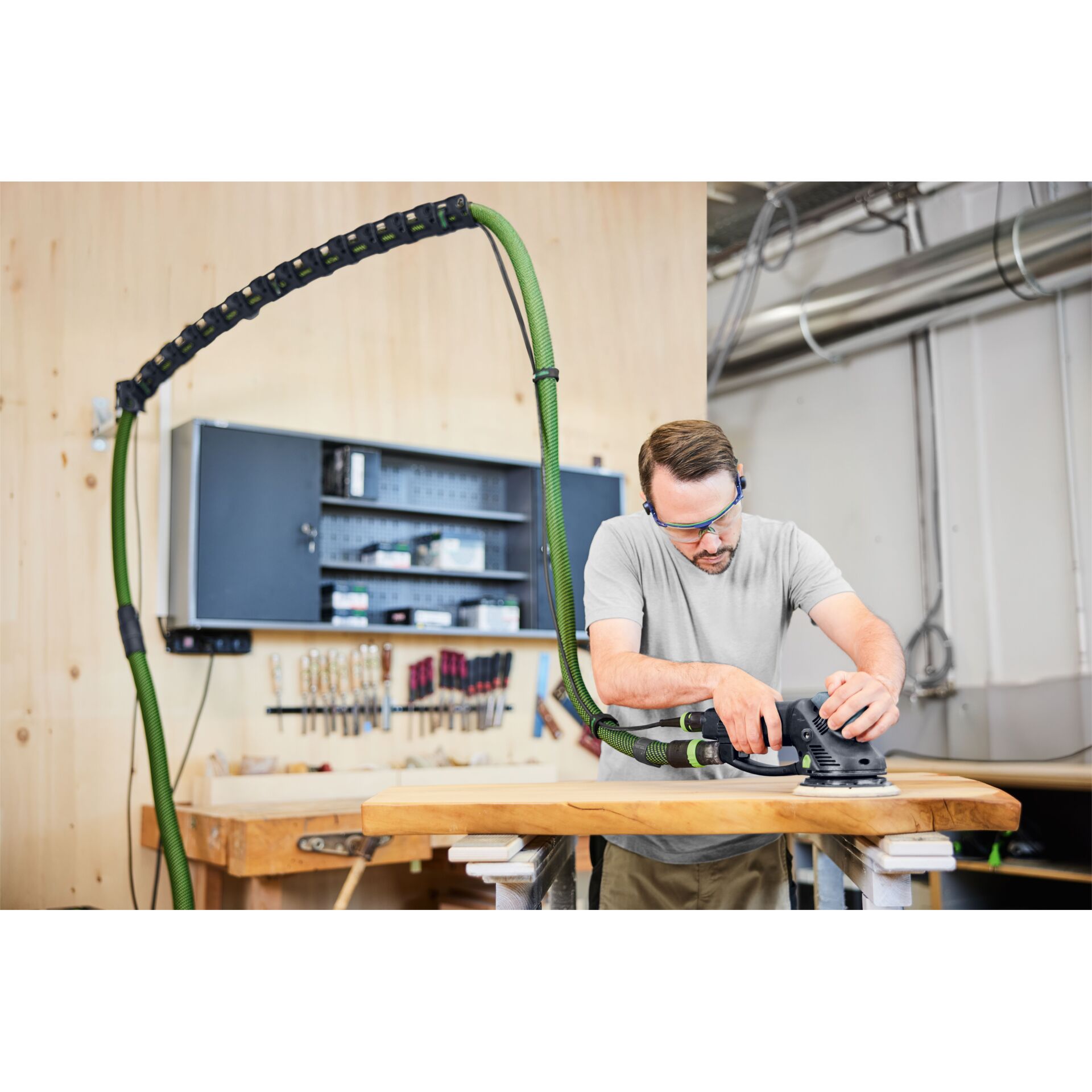 Exemplarisches Bild, Werkzeug, Schleifmaschine, Holzarbeit, Werkstatt