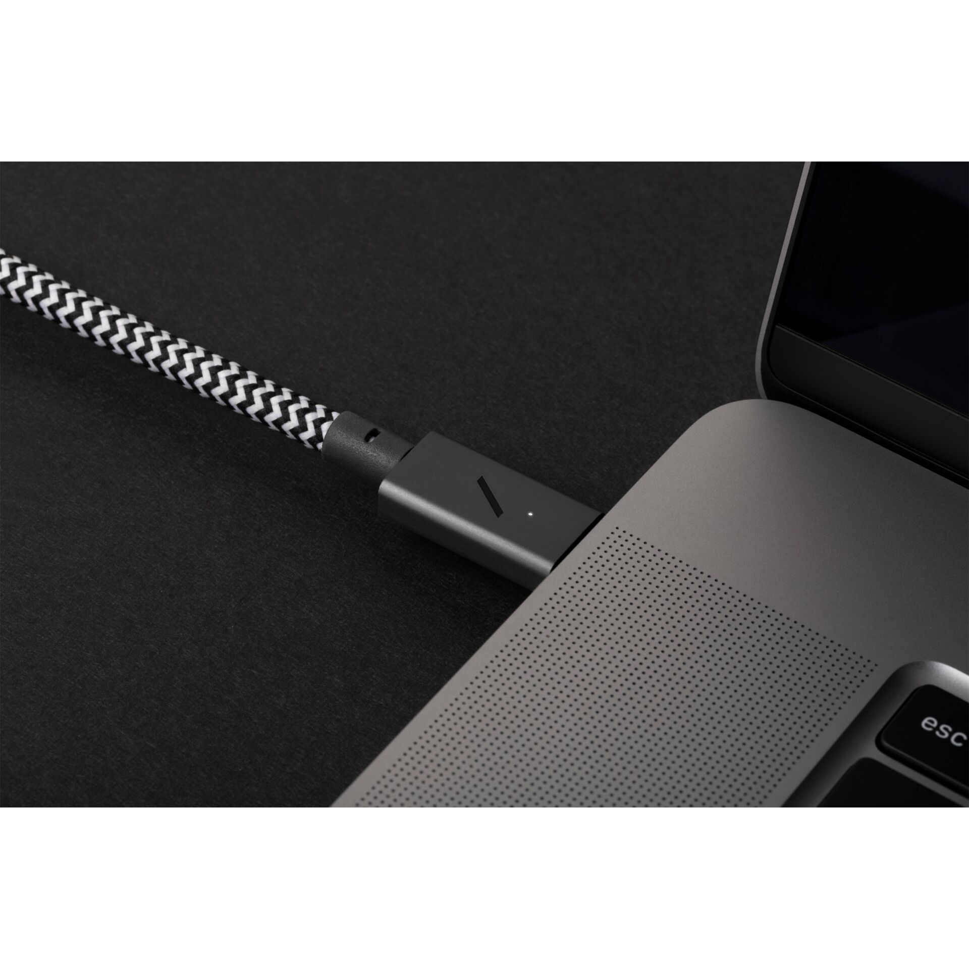 Telefon, Innenarchitektur, Computer-Ausrüstung, Adapter, Handy