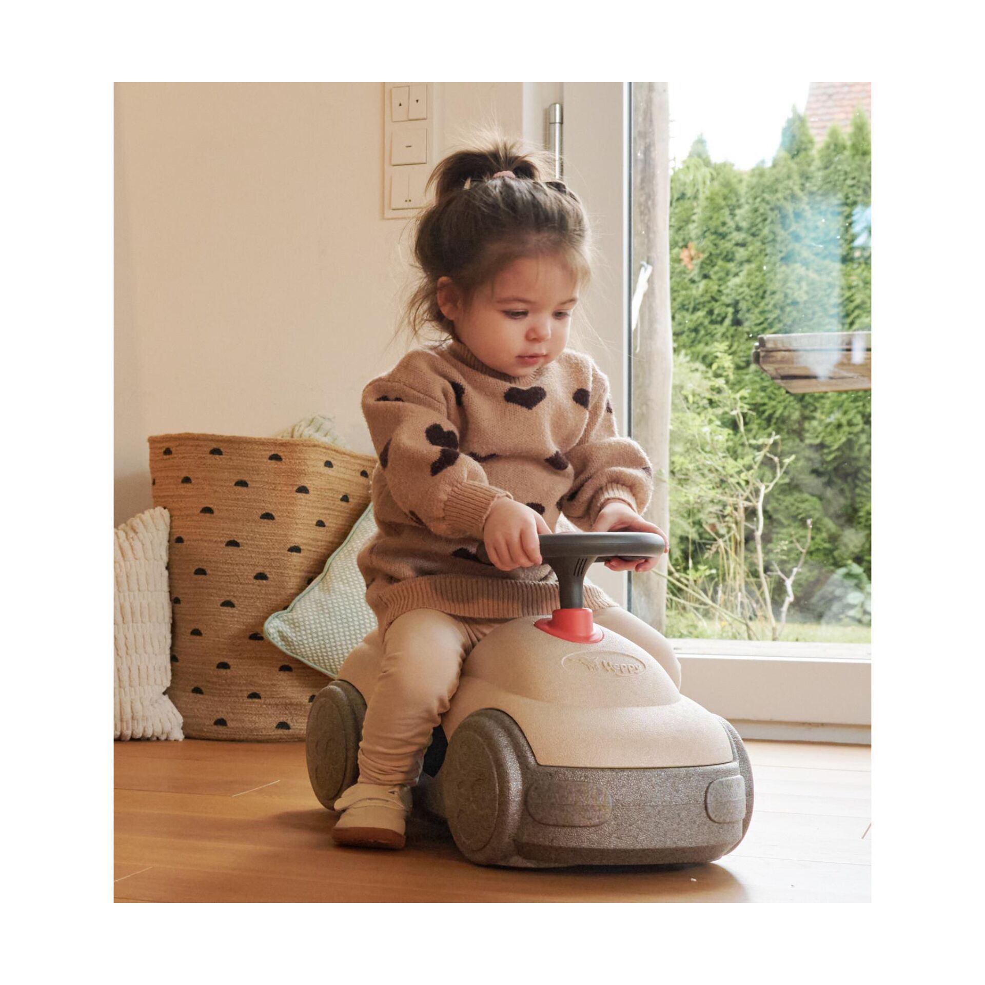 Kinderspielzeug, Kinderfahrzeug, Raupe, Laufspielzeug, Grün-Braun