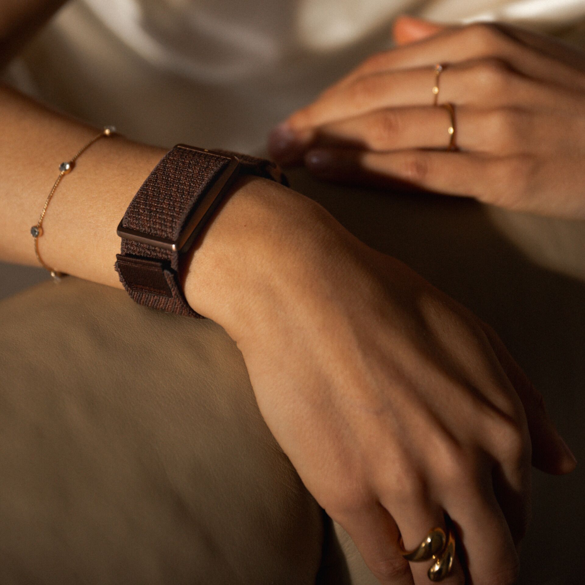 Smartwatch, brauner Armband, Metallisch, Handgelenk-Schmuck, Ring