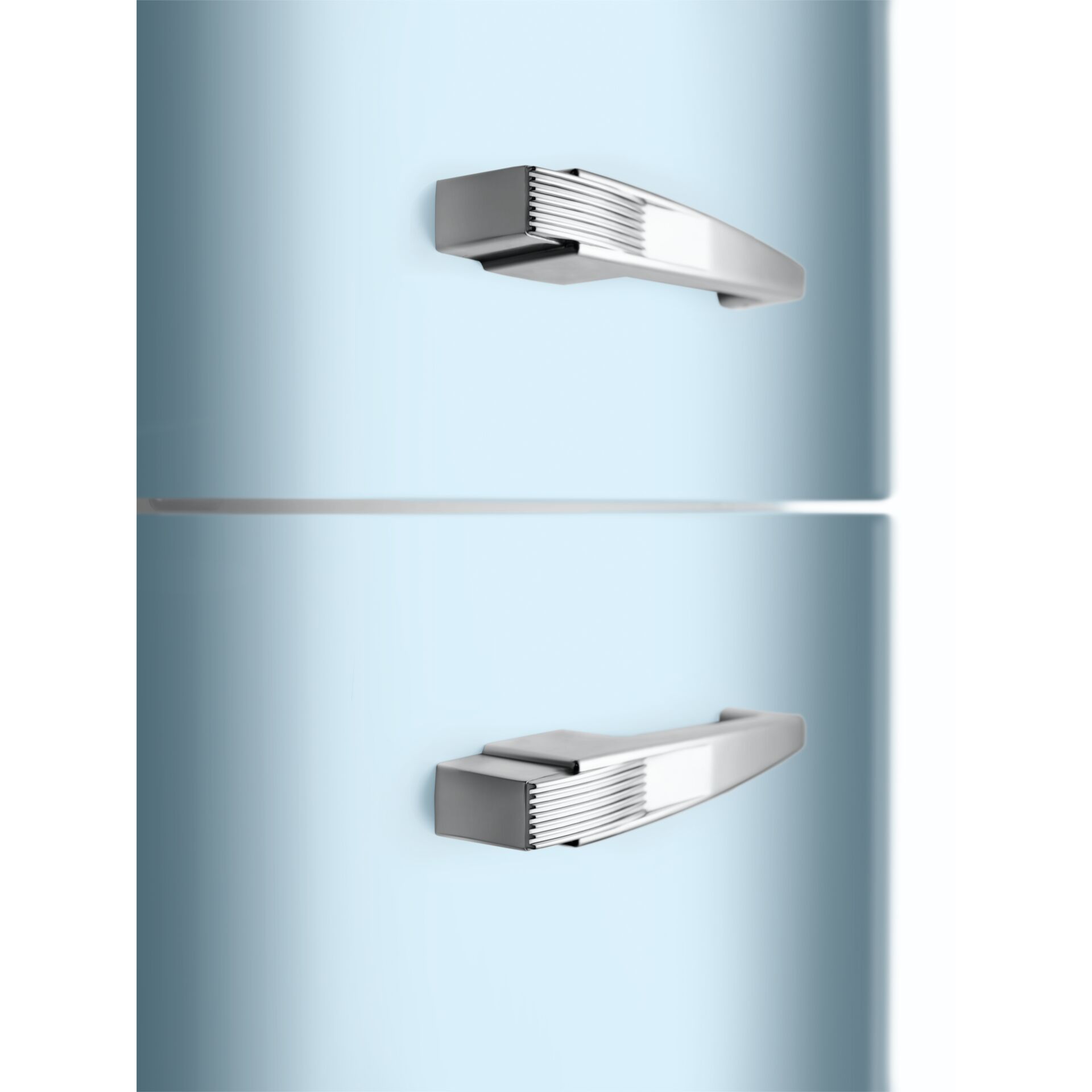  Kühlschrank, Edelstahl, Doppeltür, Chrom-Griff, Pastellblau