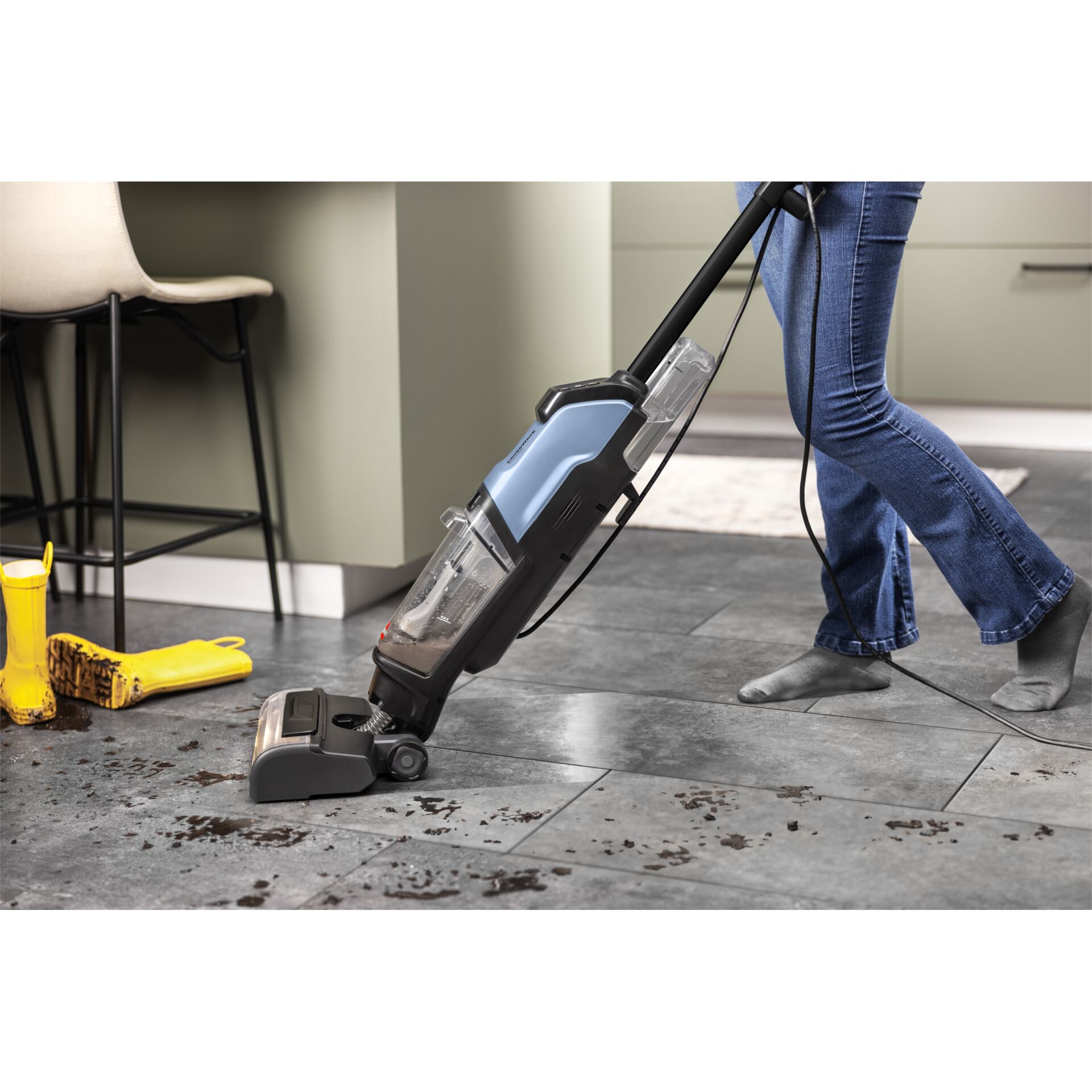 Gerät, Person, Elektrisches Gerät, Reinigen, Gerät, Person, Elektrisches Gerät, Reinigen