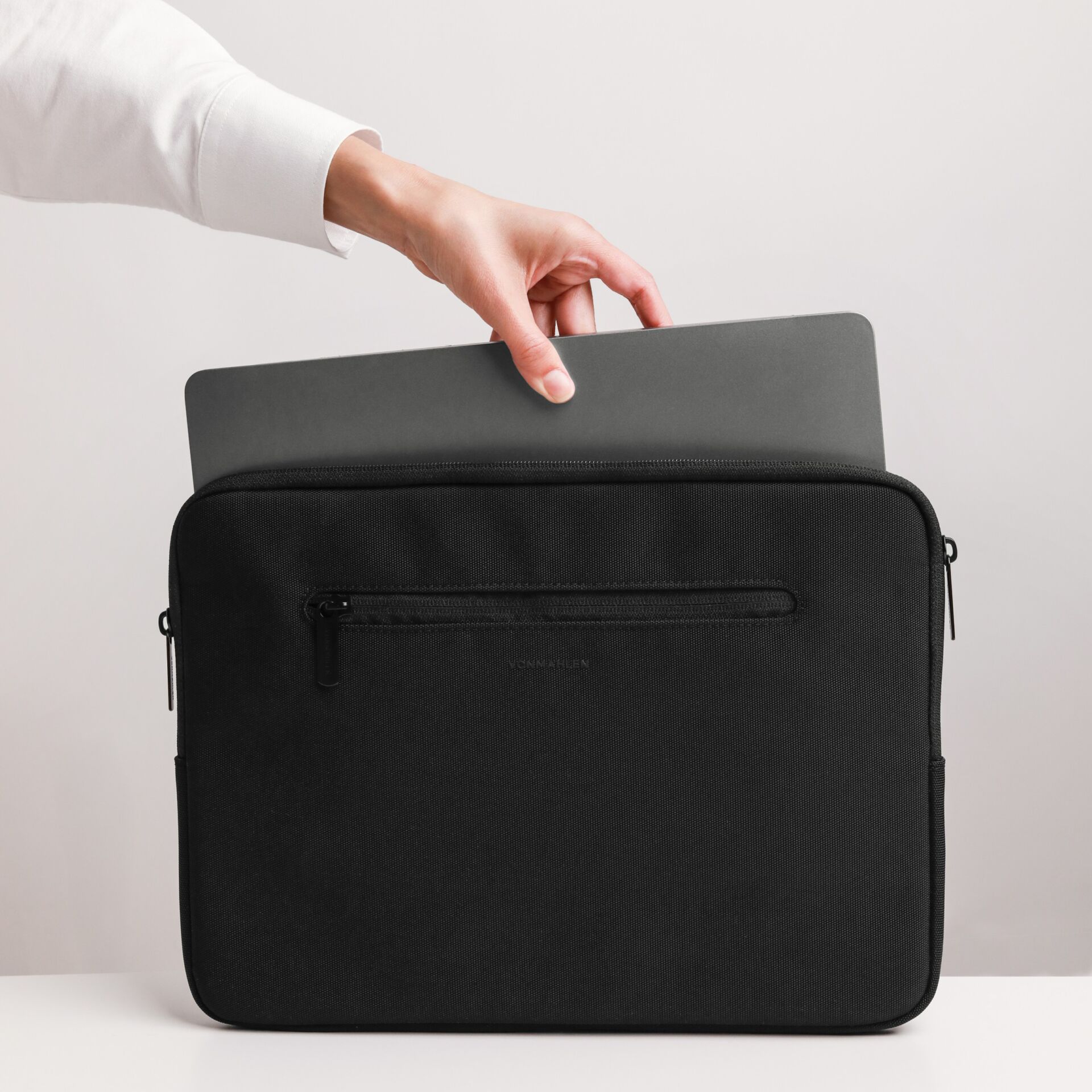 Laptop-Schutzhülle, Schwarze Tasche, Reißverschlusstasche,  Gepolstert, Tragetasche