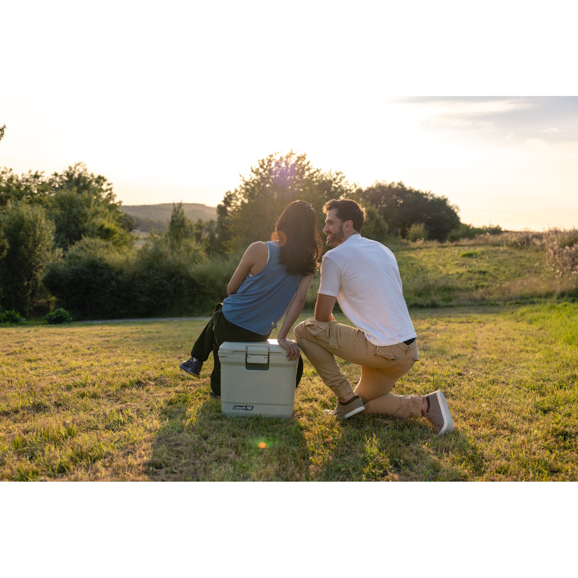 Gras, Kiste, Erwachsener, Mann, Person