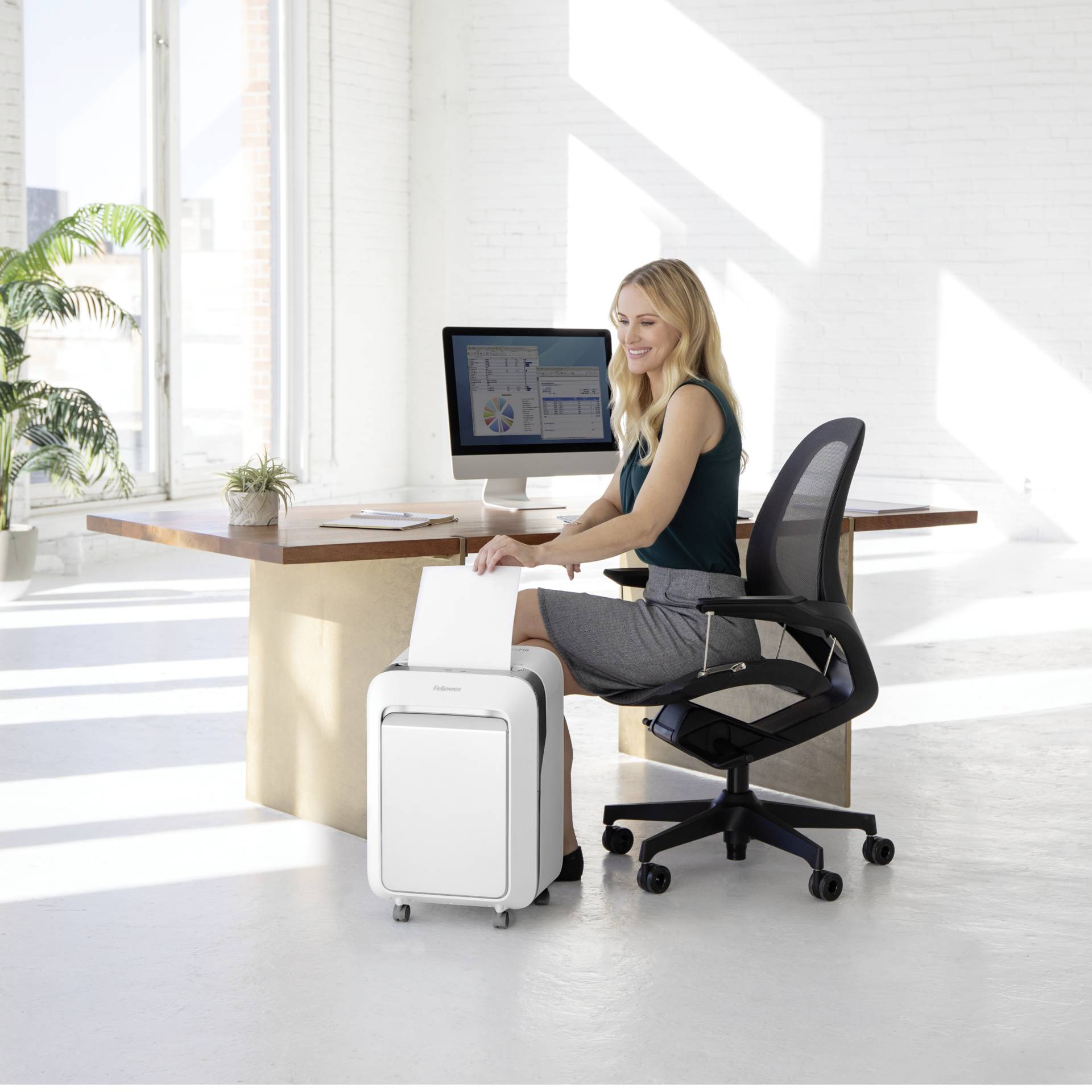 Moebel, Stuhl, Drinnen, Person, Frau