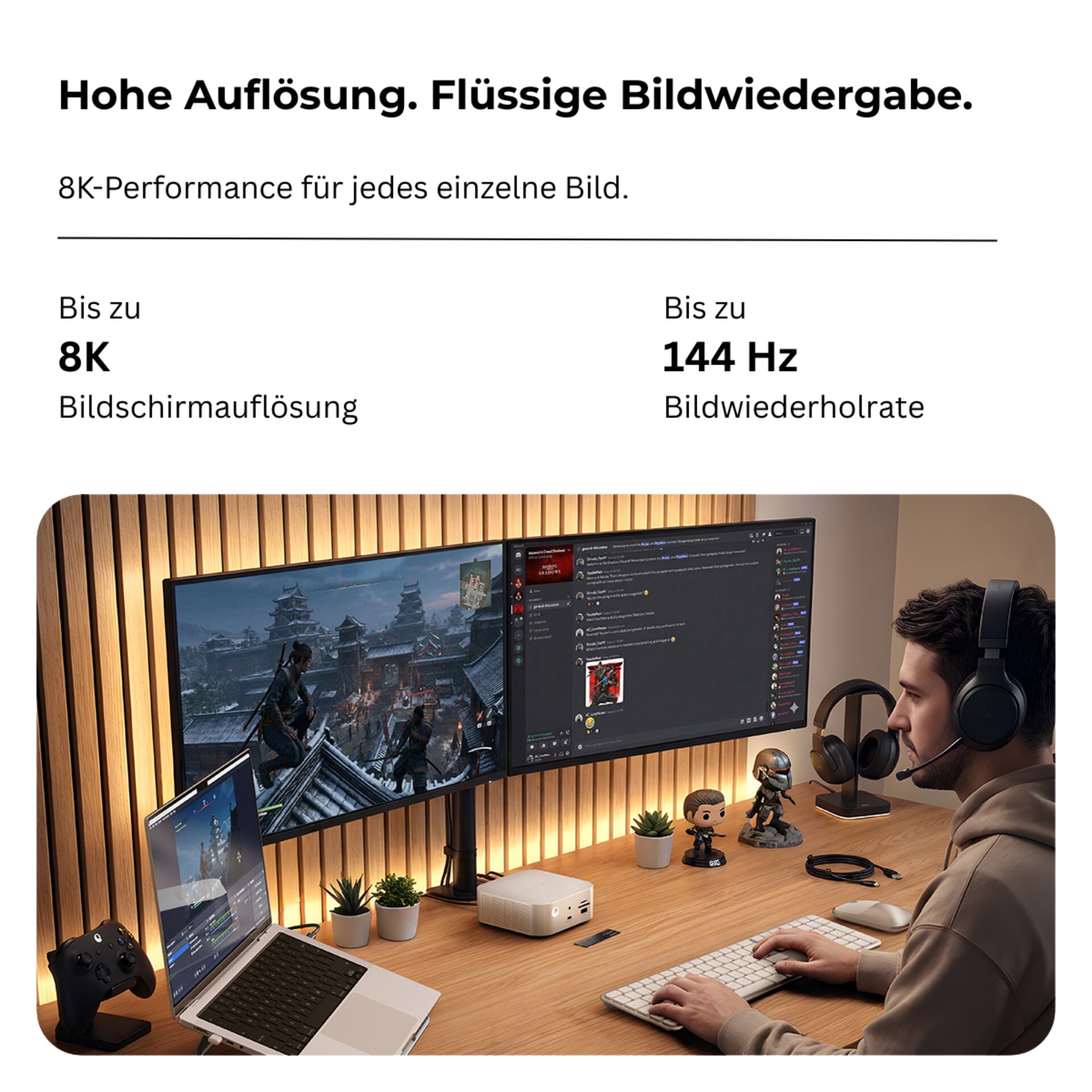 Gaming-Setup, Dreischirme Monitor, Kopfhörer, Desktop-PC, Holztisch