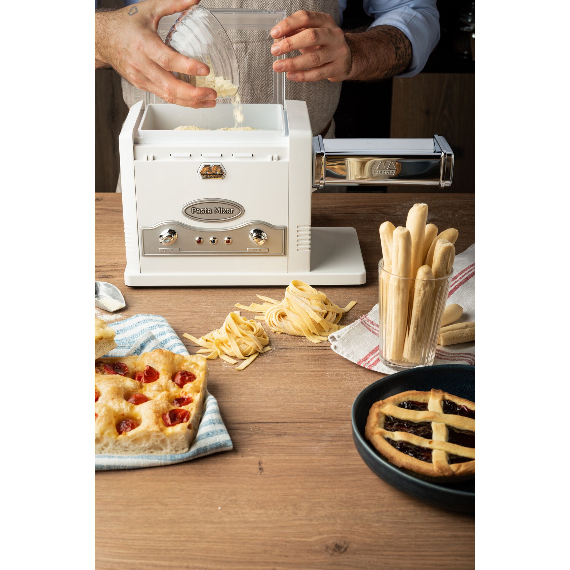 Gerät, Elektrisches Gerät, Pasta, Pasta Maker, Nudelmaschine, Kuchen?, Teigwaren