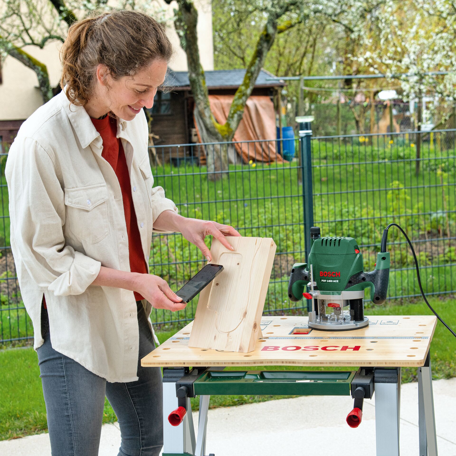 Person, Holzbearbeitung