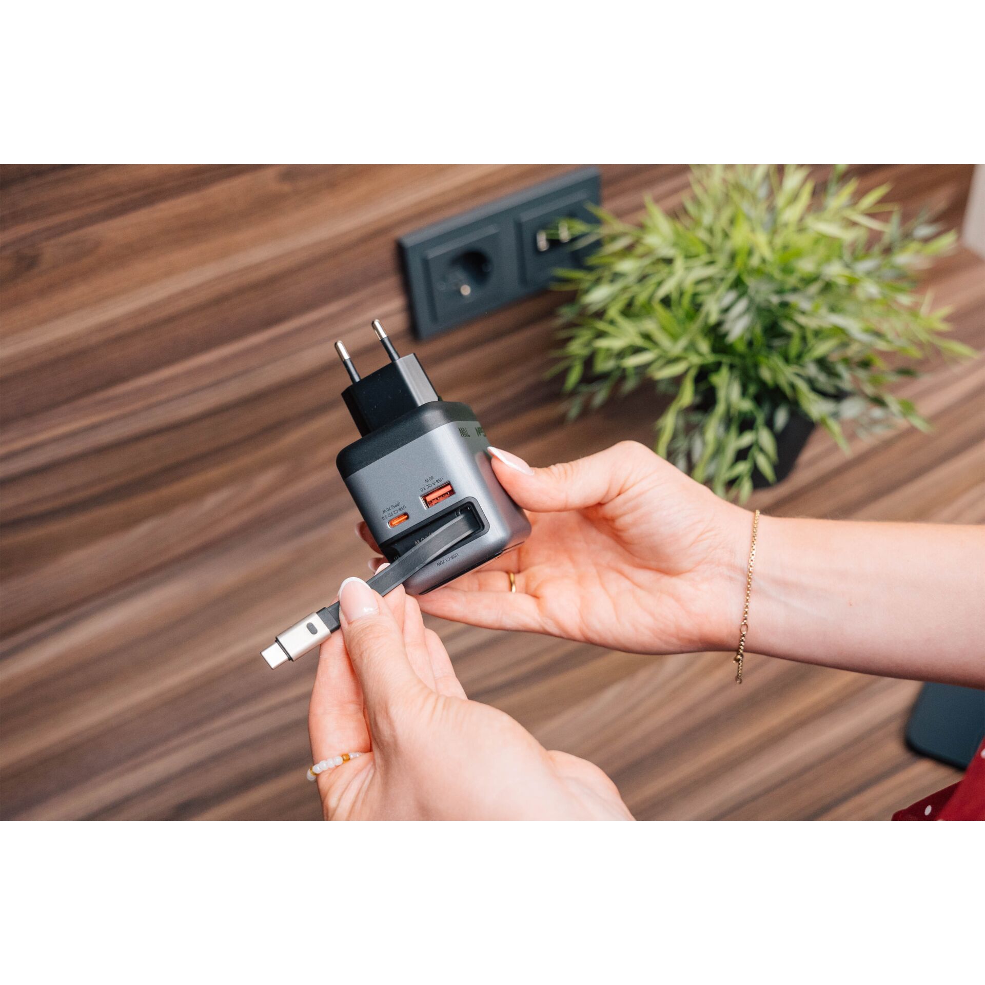 Ladegerät, USB-C, Reiseadapter, USB-Anschluss, Plug-in Ladegerät
