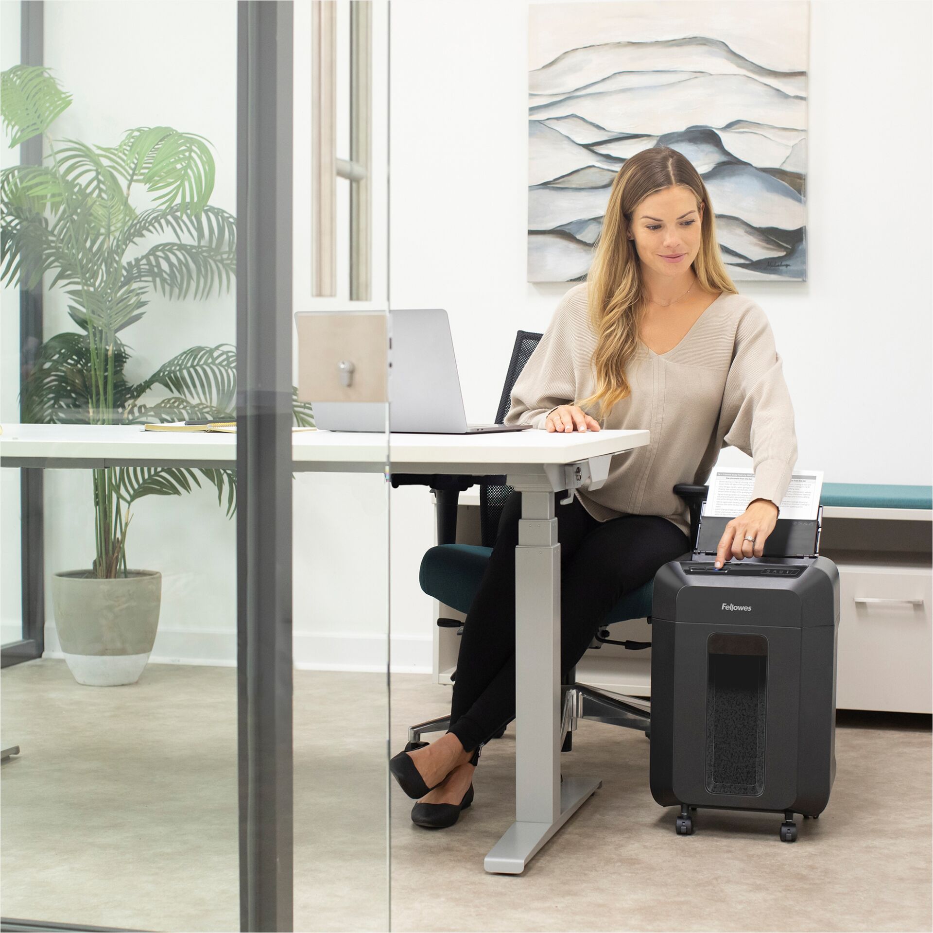 Schreibtisch, Mobiliar, Tabelle, Person, Frau