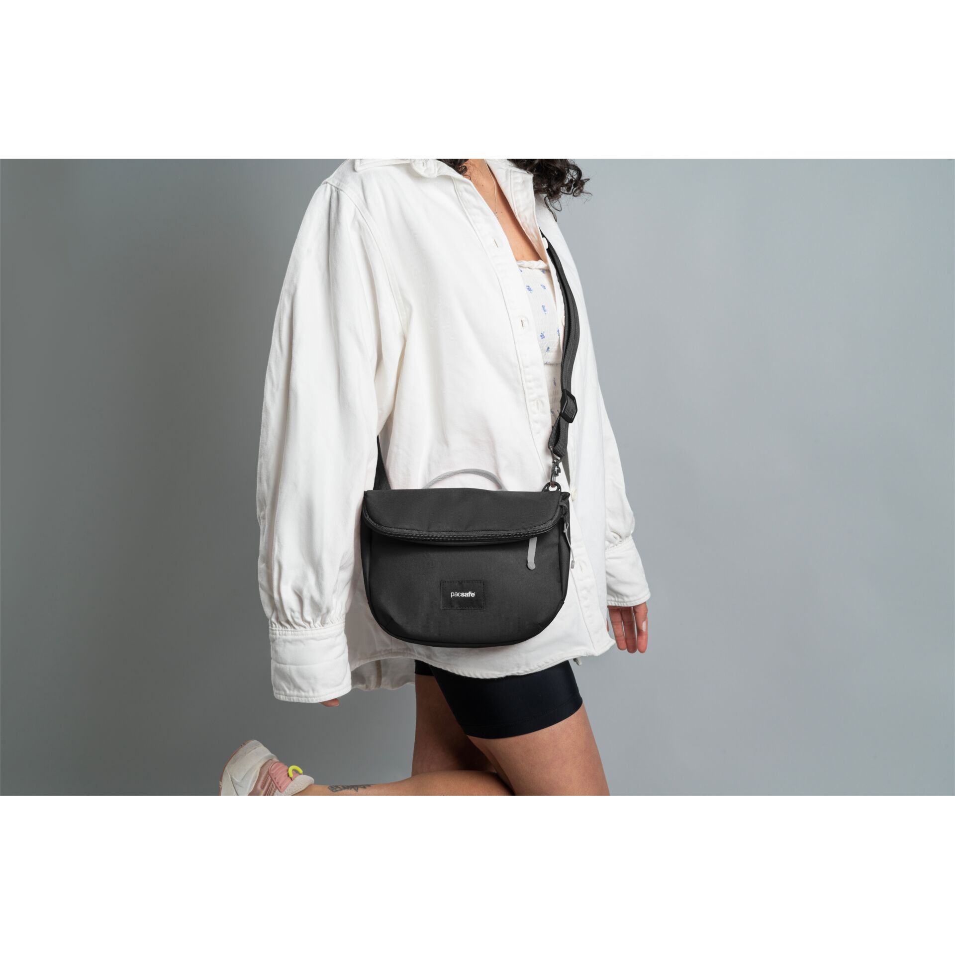 Bekleidung, Mantel, Tasche, Handtasche, Langarm