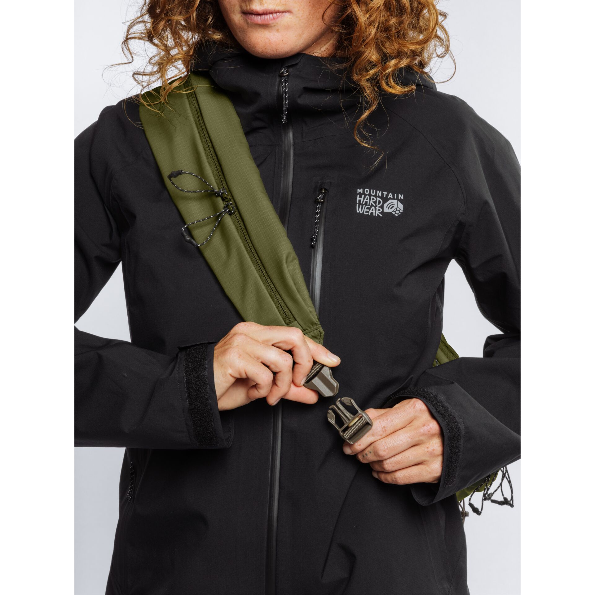 jacke, regenjacke, softshell, mountain hard wear, tasche/rucksack