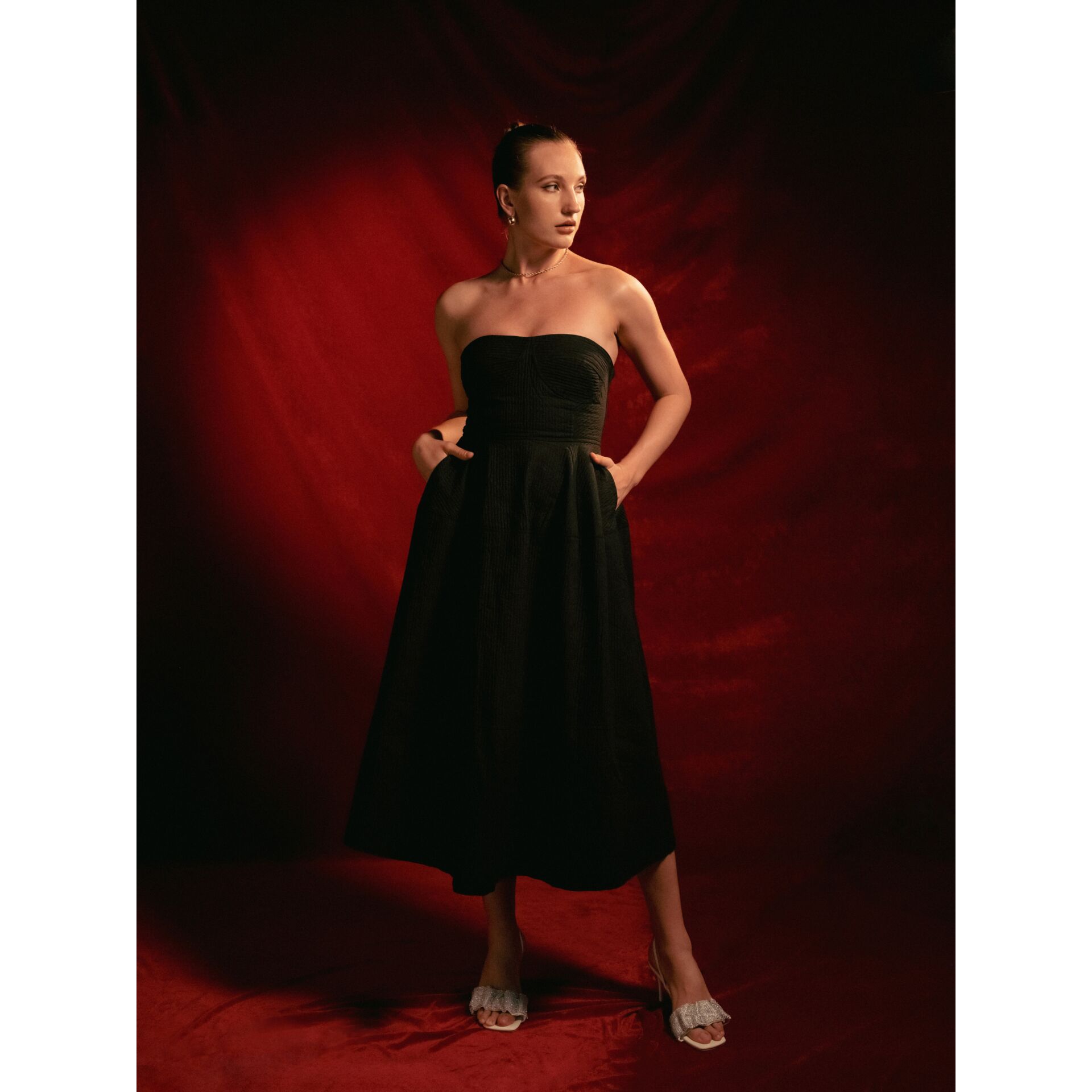 schulterfreies-oberteil, abendkleid, kleid, schwarz, midikleid