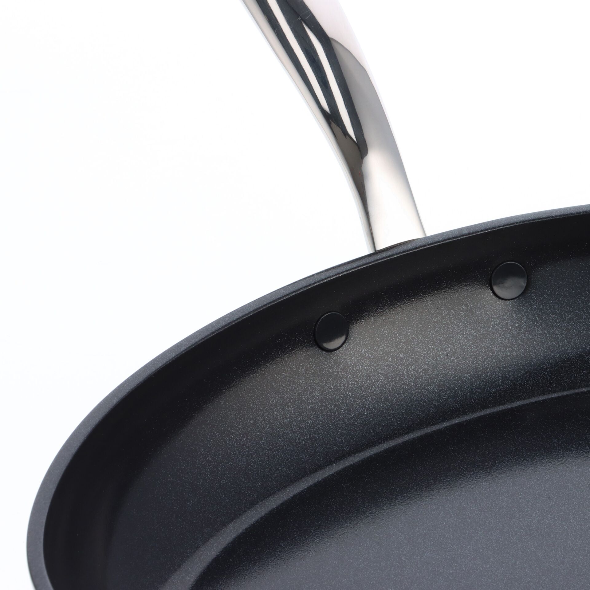 frying pan, nonstick, black, metal handle, round pan