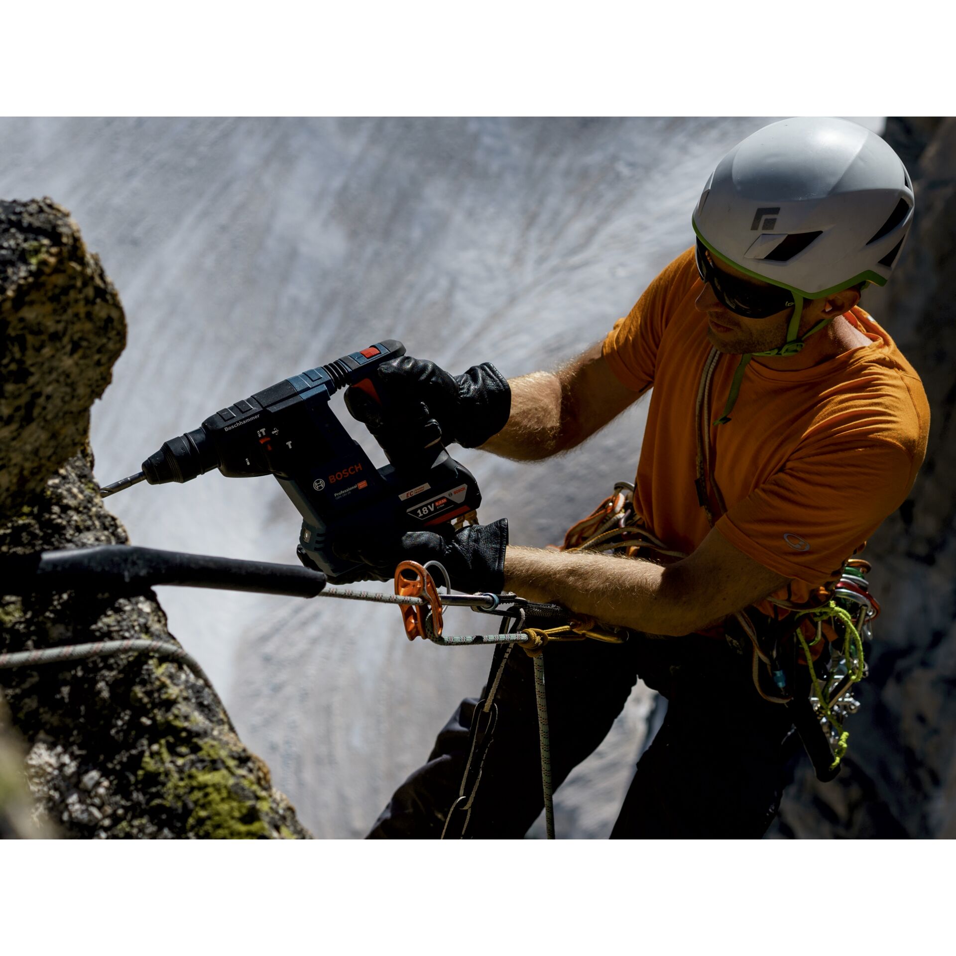 Arbeiter, Photographie, Elektrische Bohrmaschine, Helm, Handschuh