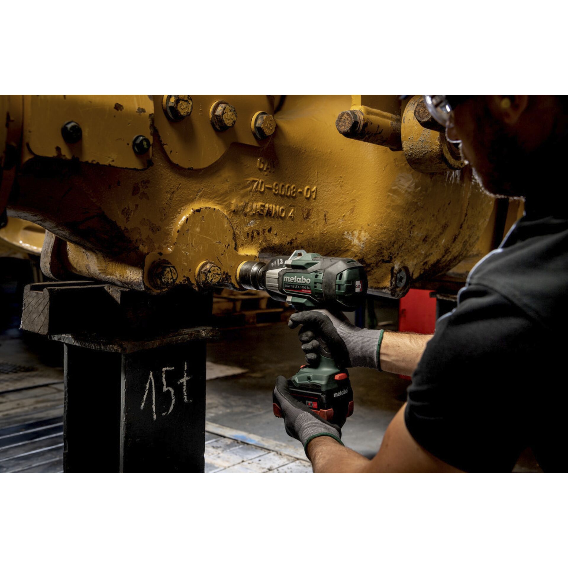 Elektrische Bohrmaschine, Handschuh, Erwachsener, Mann, Person