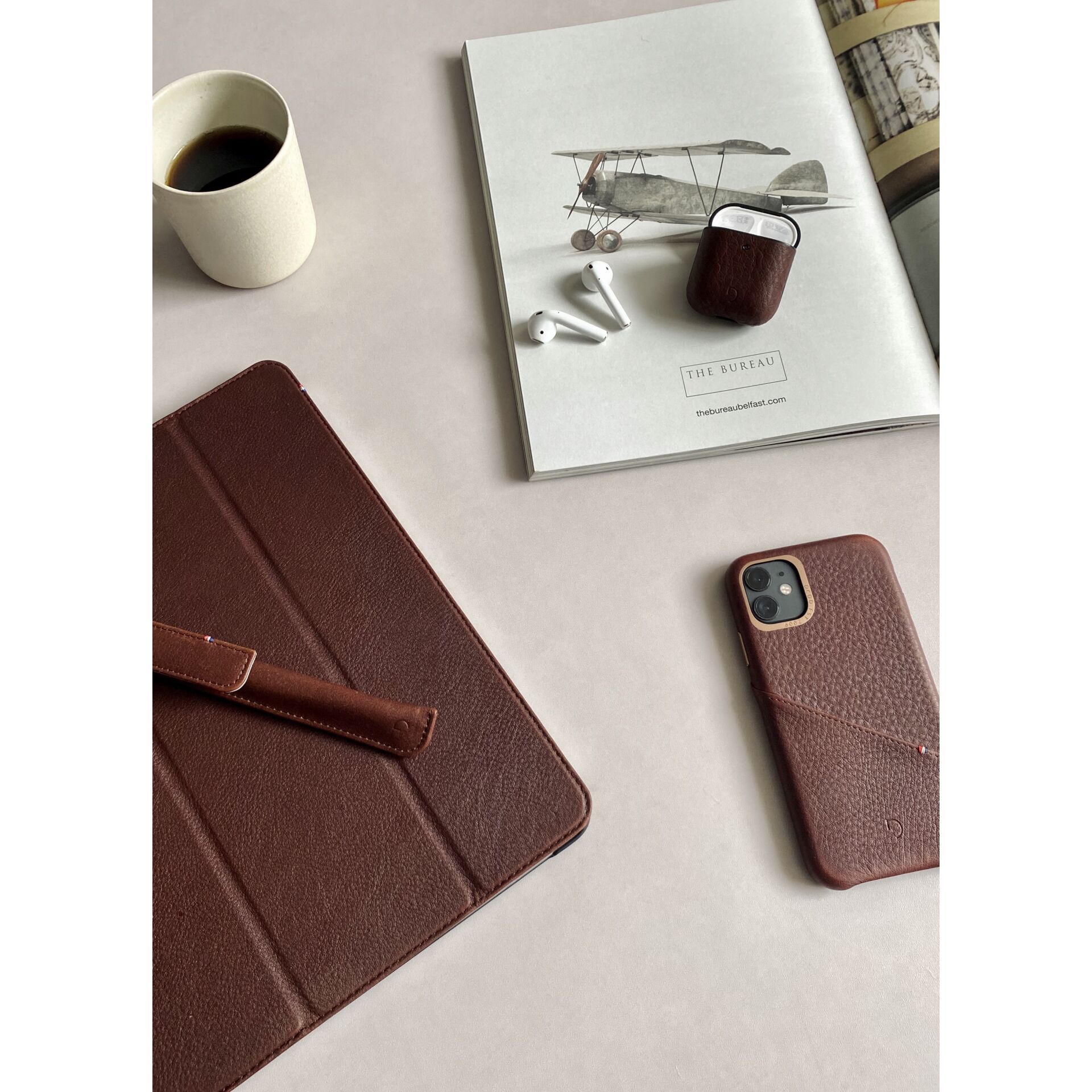 Handy, Geldbörse, Flugzeug, Tasse, Tagebuch