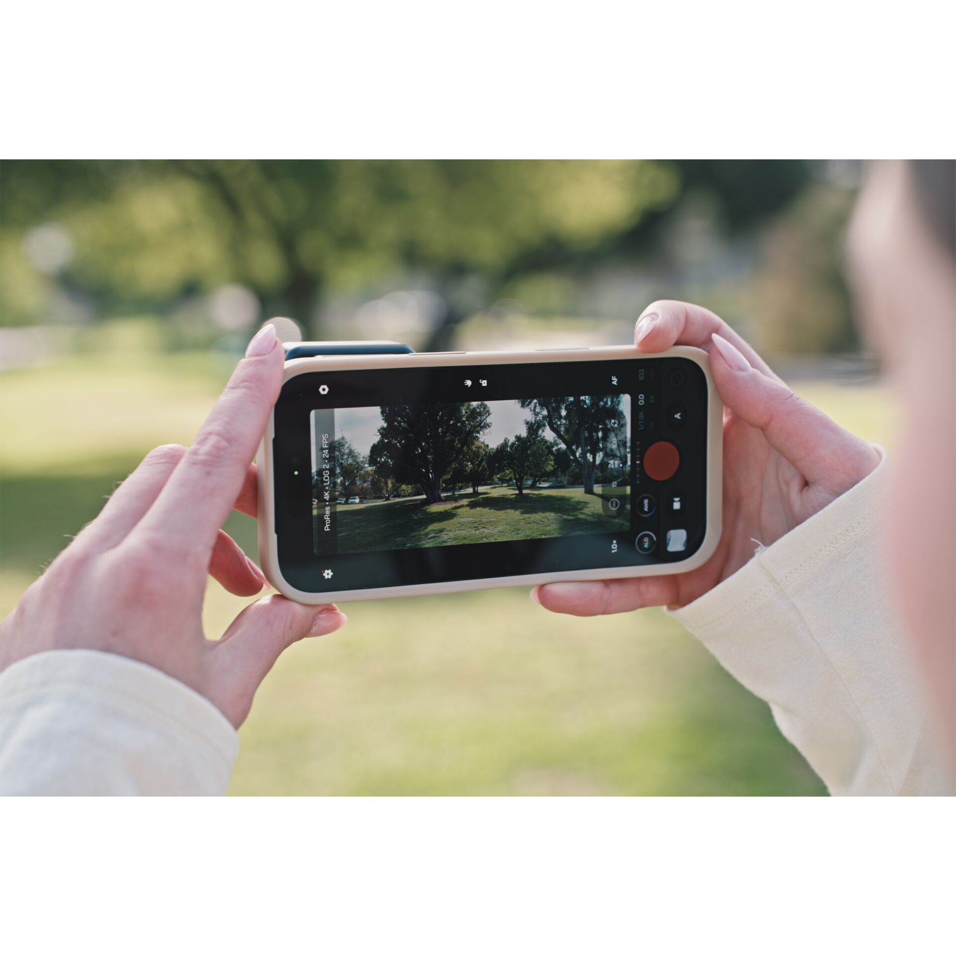  Smartphone,  Smartphone camera,  Park scene,  Outdoor photography,  Tourism video