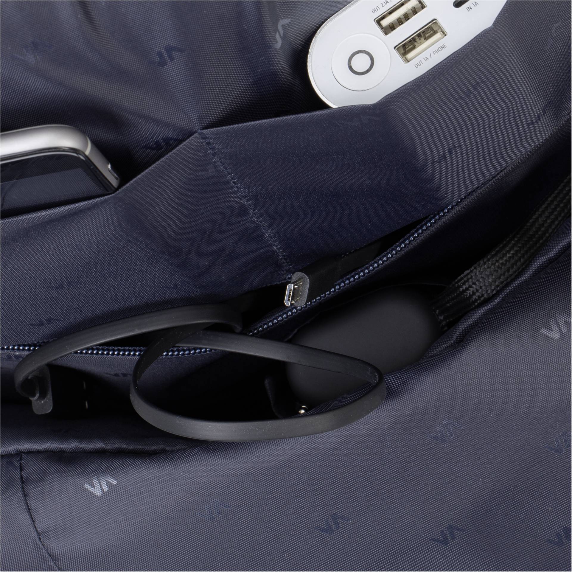 Zubehor, Gürtel, Mantel, Handtasche, Kissen