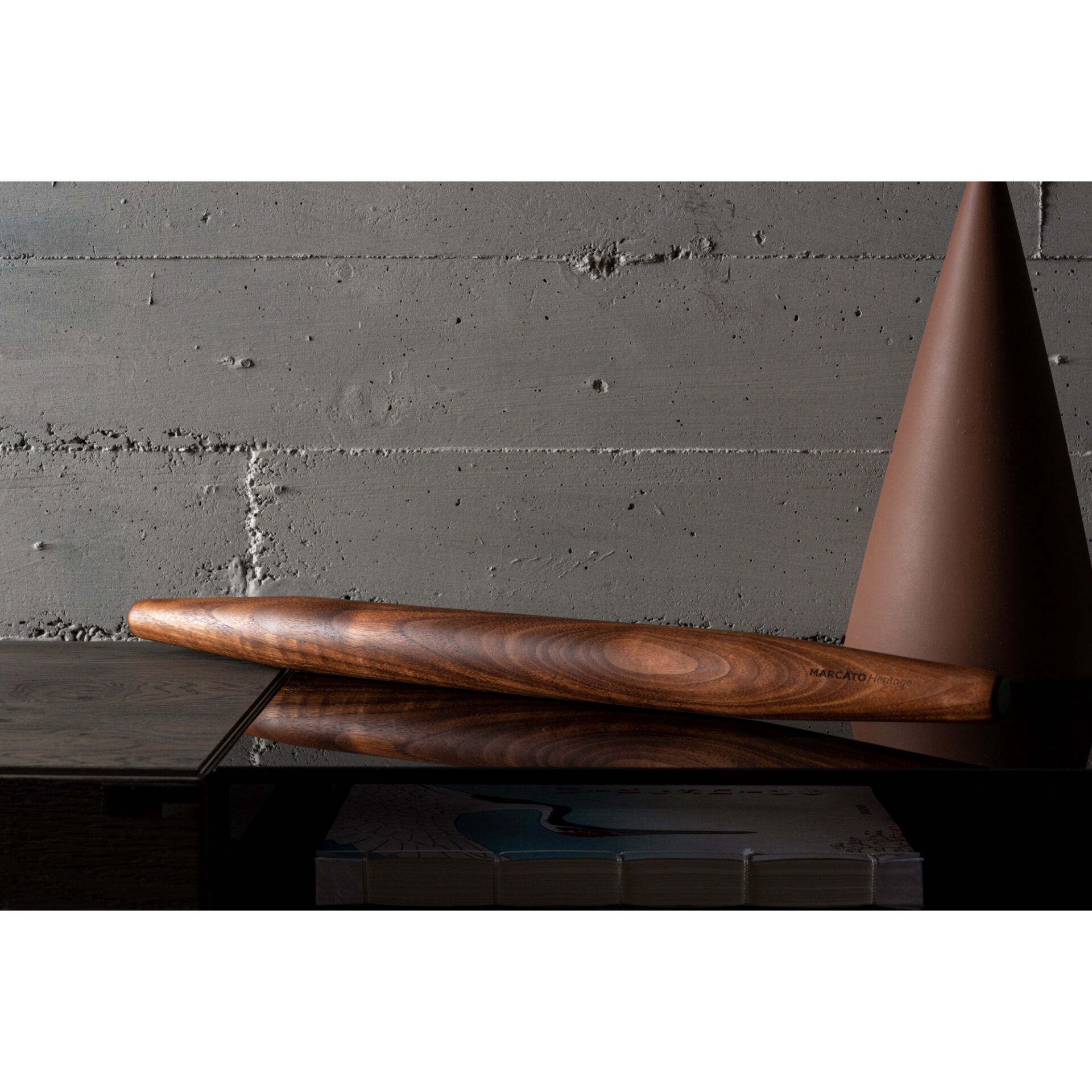 Pinsel, Gerät, Werkzeug, Holzschläger, Baseballschläger, braunes Holz, glatte Oberfläche, gekrümmter Griff