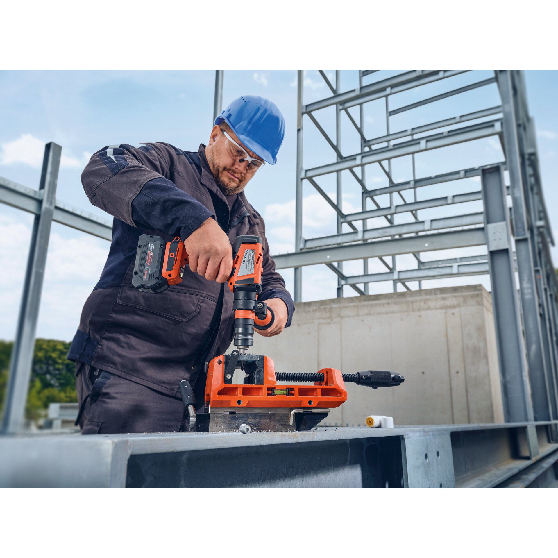 Bohrmaschine, Akkuschrauber, Bauarbeiter, Schnellspann-Bohrfutter, Metallbau
