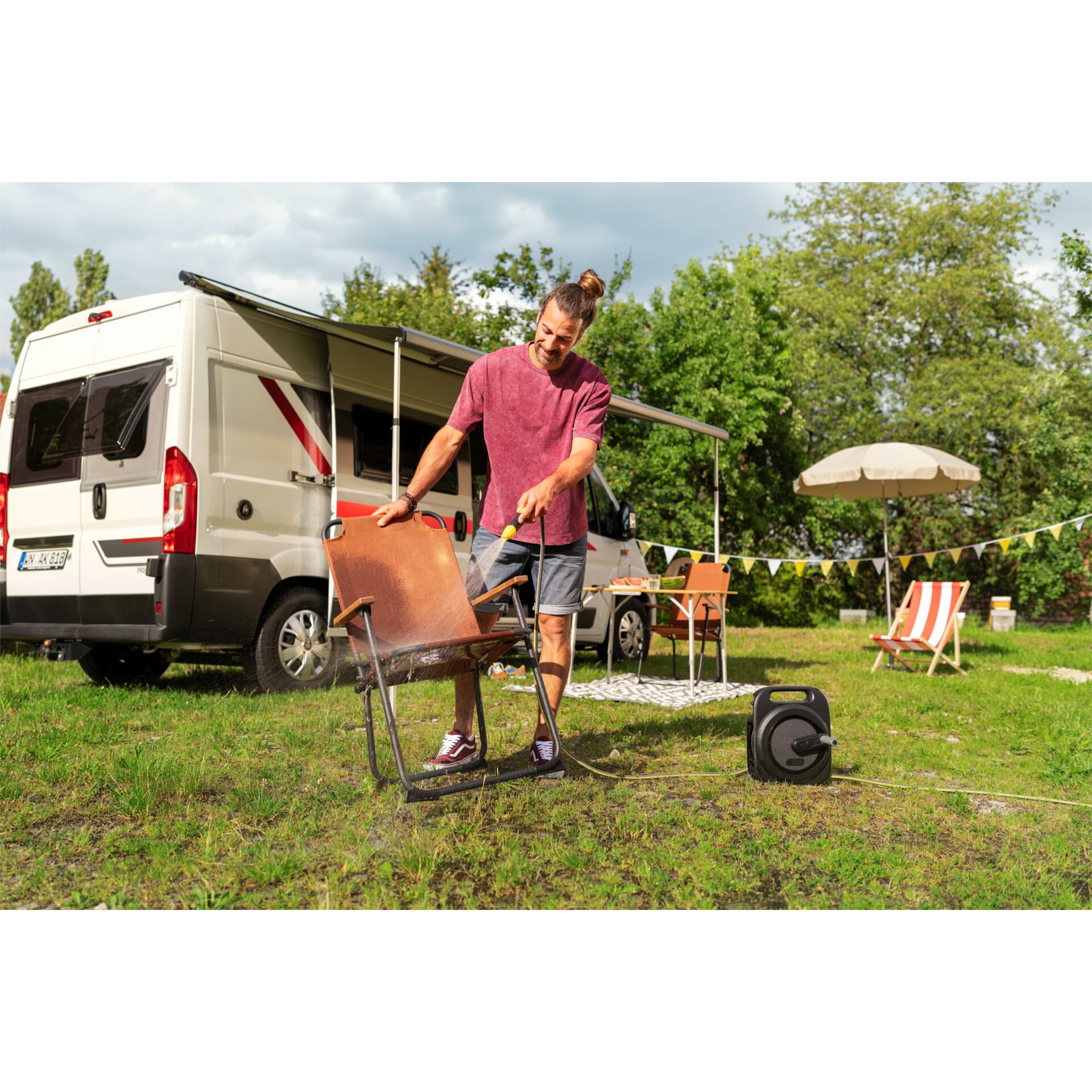 Gras, Person, Schuh, Stuhl, Wohnwagen