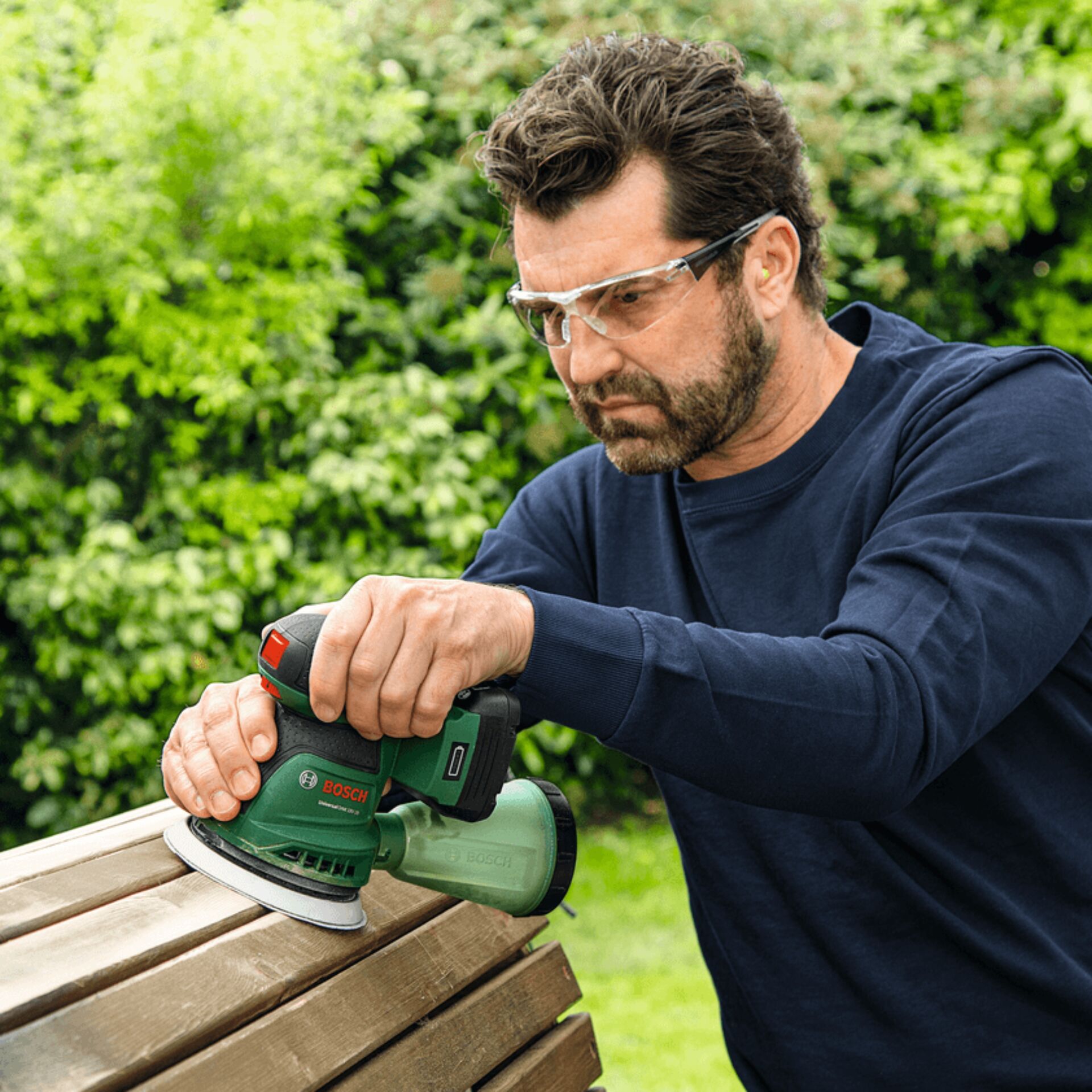 Gerät, Elektrische Bohrmaschine, Werkzeug, Person, Holzbearbeitung