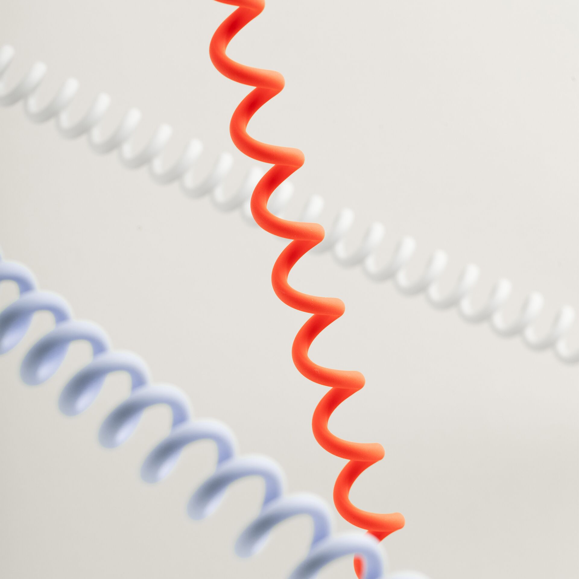 spiral cord, gedrehte leitung, roter winding, springende schnur, kabelspirale